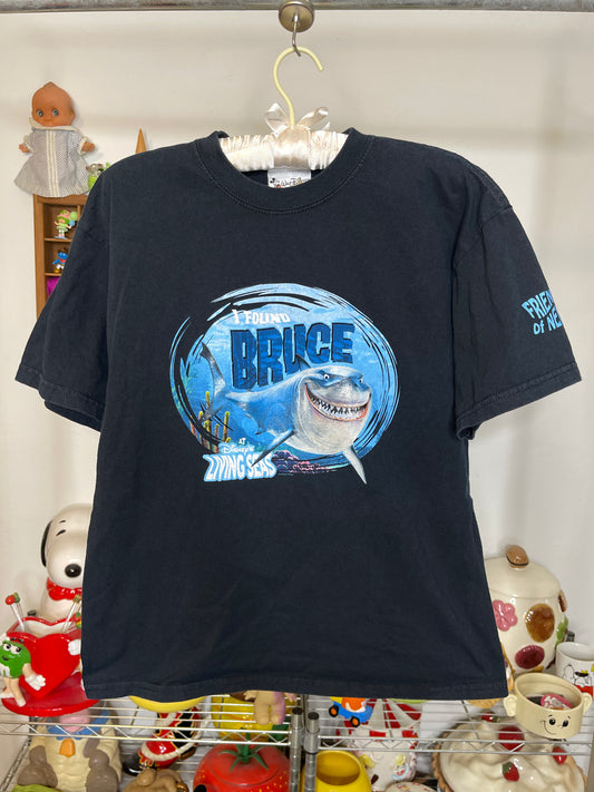 2000s Nemo I found Bruce Graphic Kids Tee Sz XL