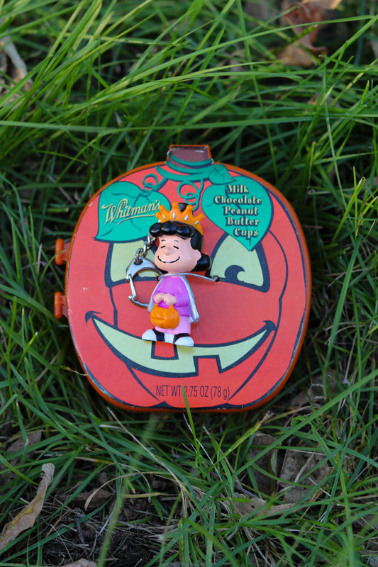 2000s Halloween Pumpkin Queen Lucy keychain + Case