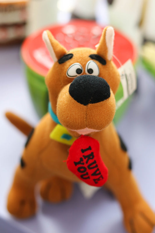 Vintage 90s Scooby-Doo "I Ruve You" Deadstock Plush