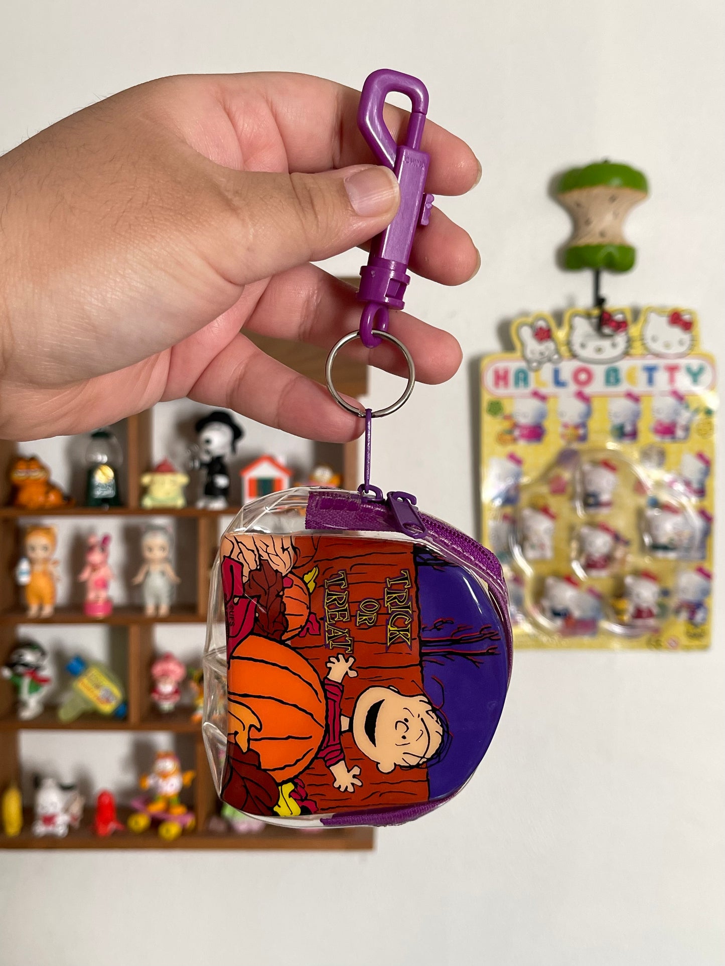 Vintage 2000s Linus Trick Or Treat Halloween Keychain Pouch