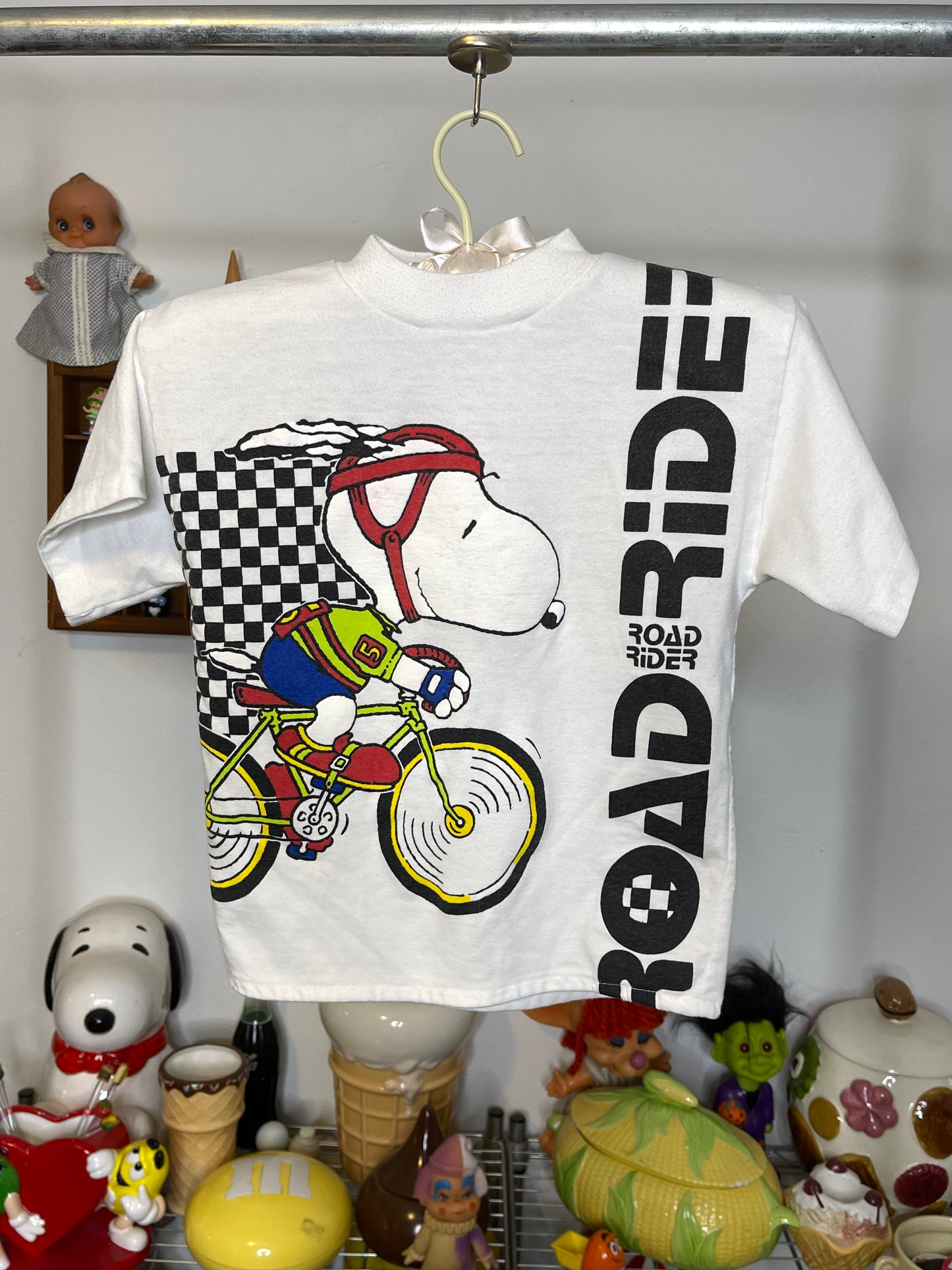 Vintage White Road Rider Snoopy Bicycle Kids Tee Sz 6