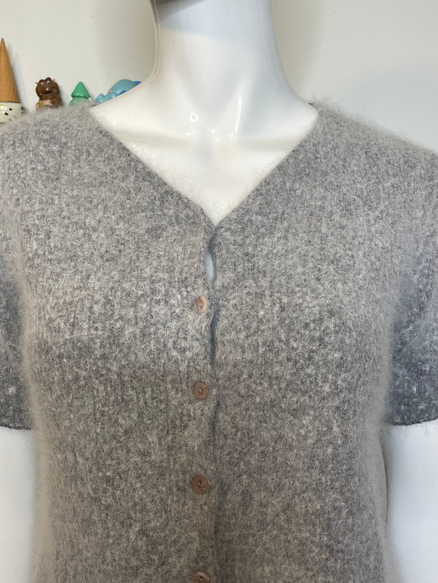 2000s Gray Fuzzy Angora Knit Short Sleeve Cropped Cardigan Sz M