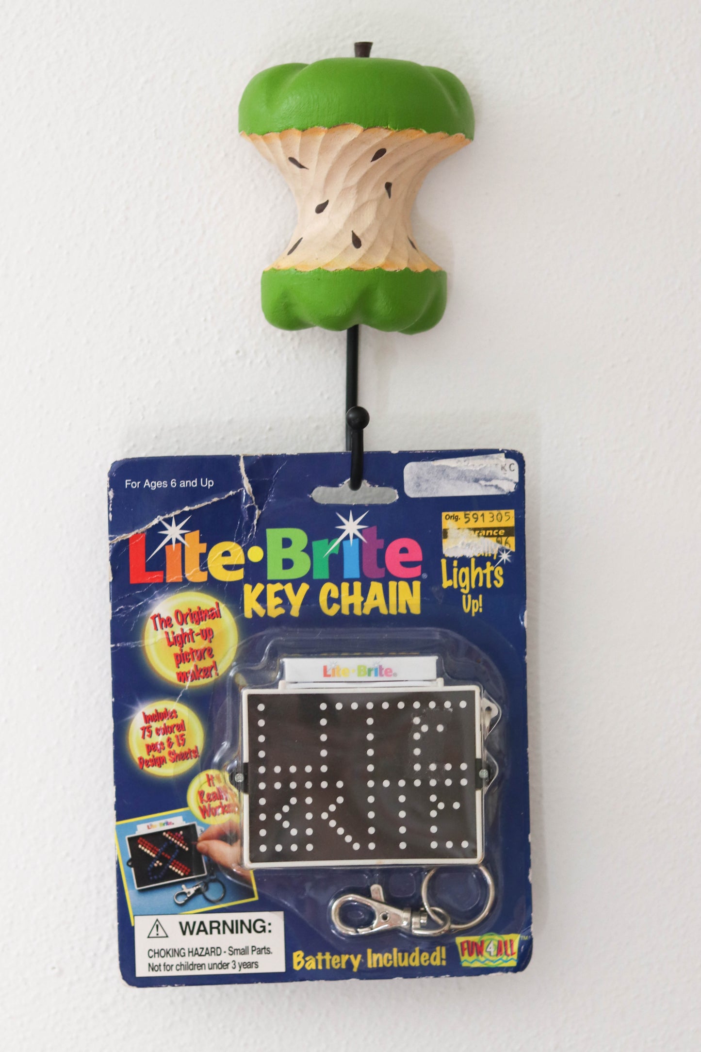 90's Lite Brite mini game keychain