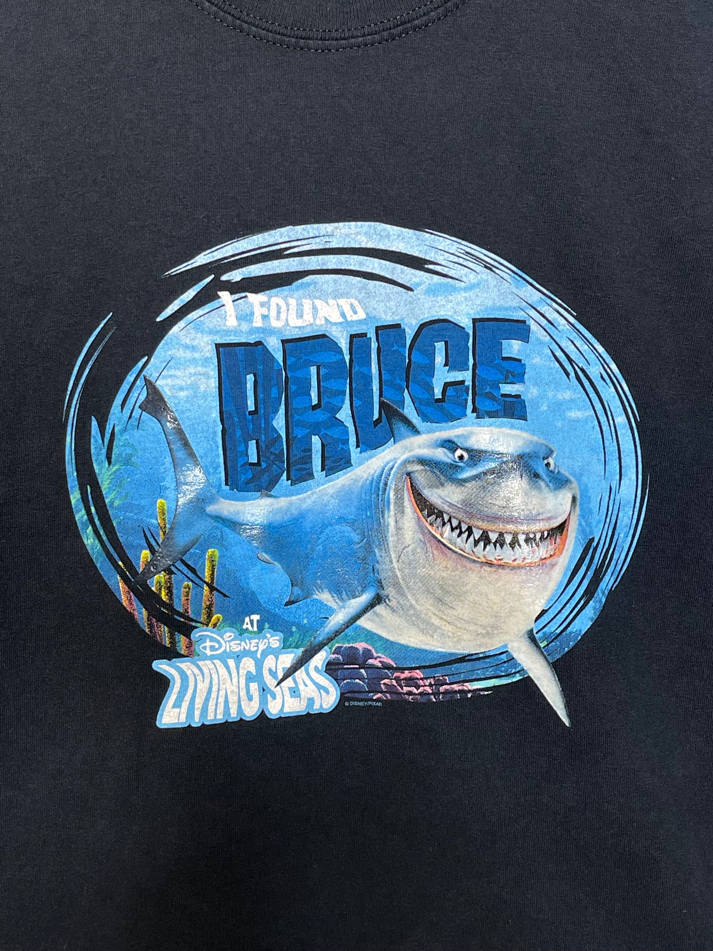 2000s Nemo I found Bruce Graphic Kids Tee Sz XL