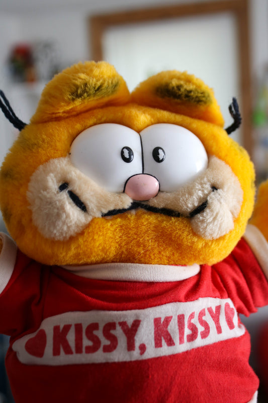 Vintage 80s Kissy Kissy Garfield Plush