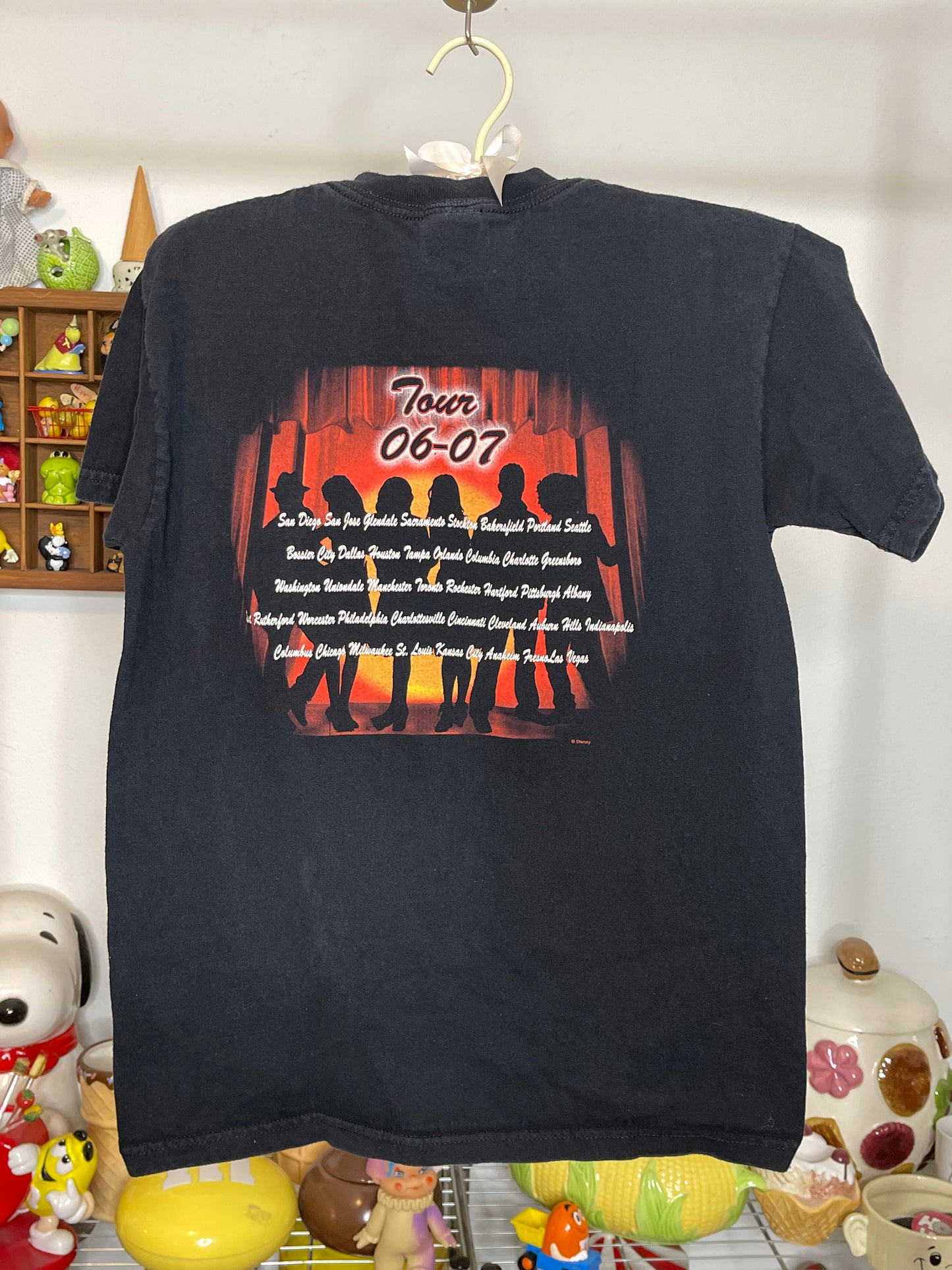 2000s High School Musical On Tour Graphic Kids Tee Sz L