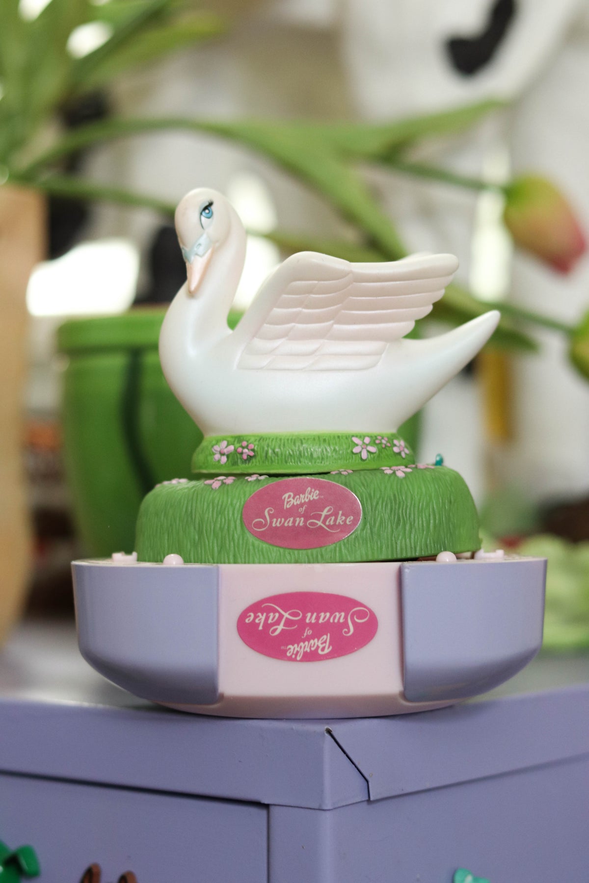 2000s Barbie Of The Swan Lake Mini Pet Radio (not working read)