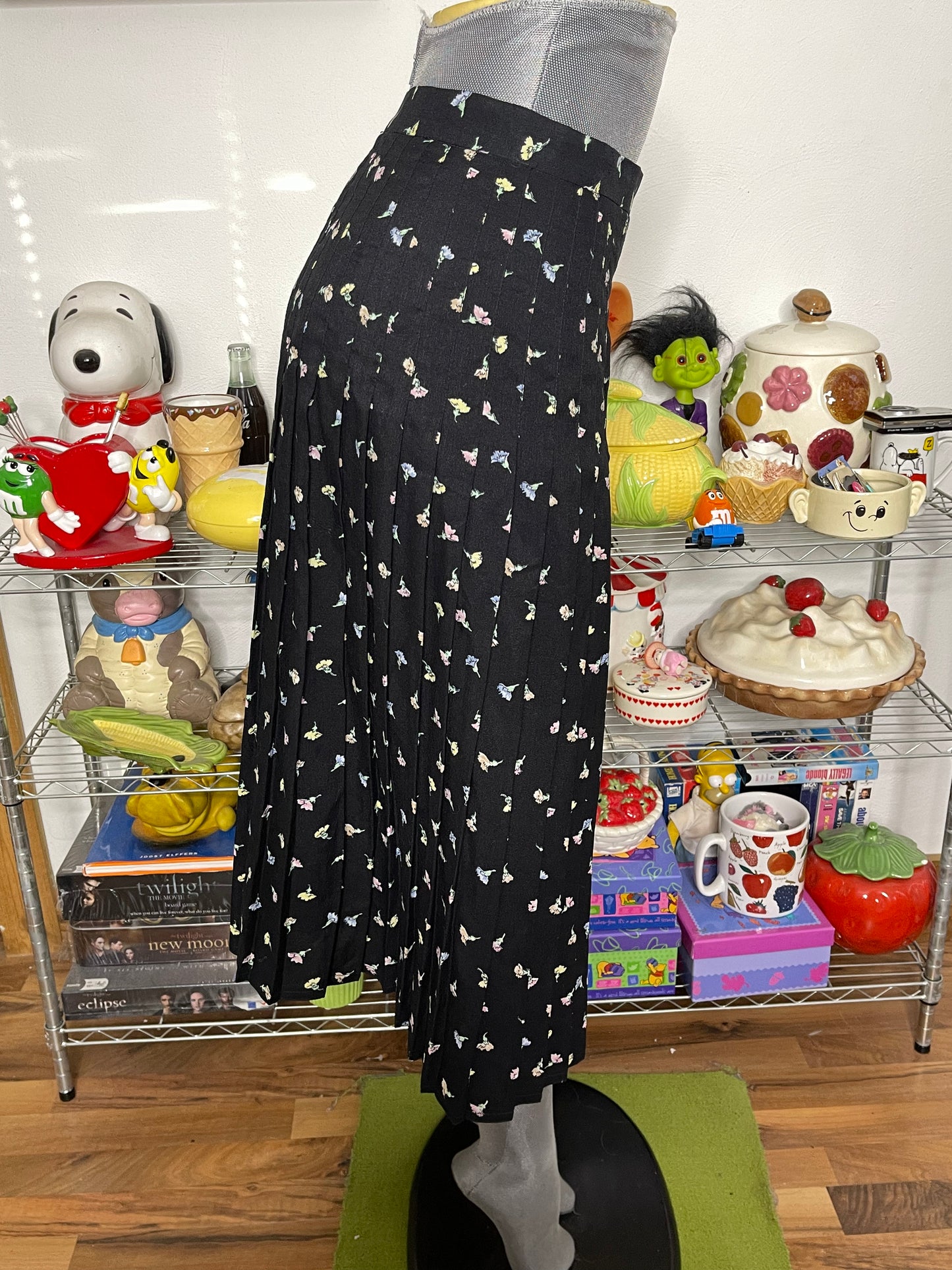 Vintage 70s Givenchy Flower Print Pleated Skirt Sz S 27in