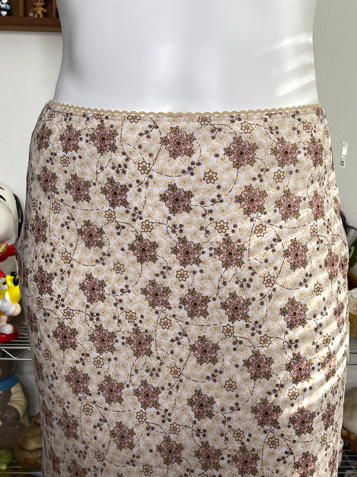 2000s Deadstock Groovy Floral Print Midi Skirt Sz XL/XXL