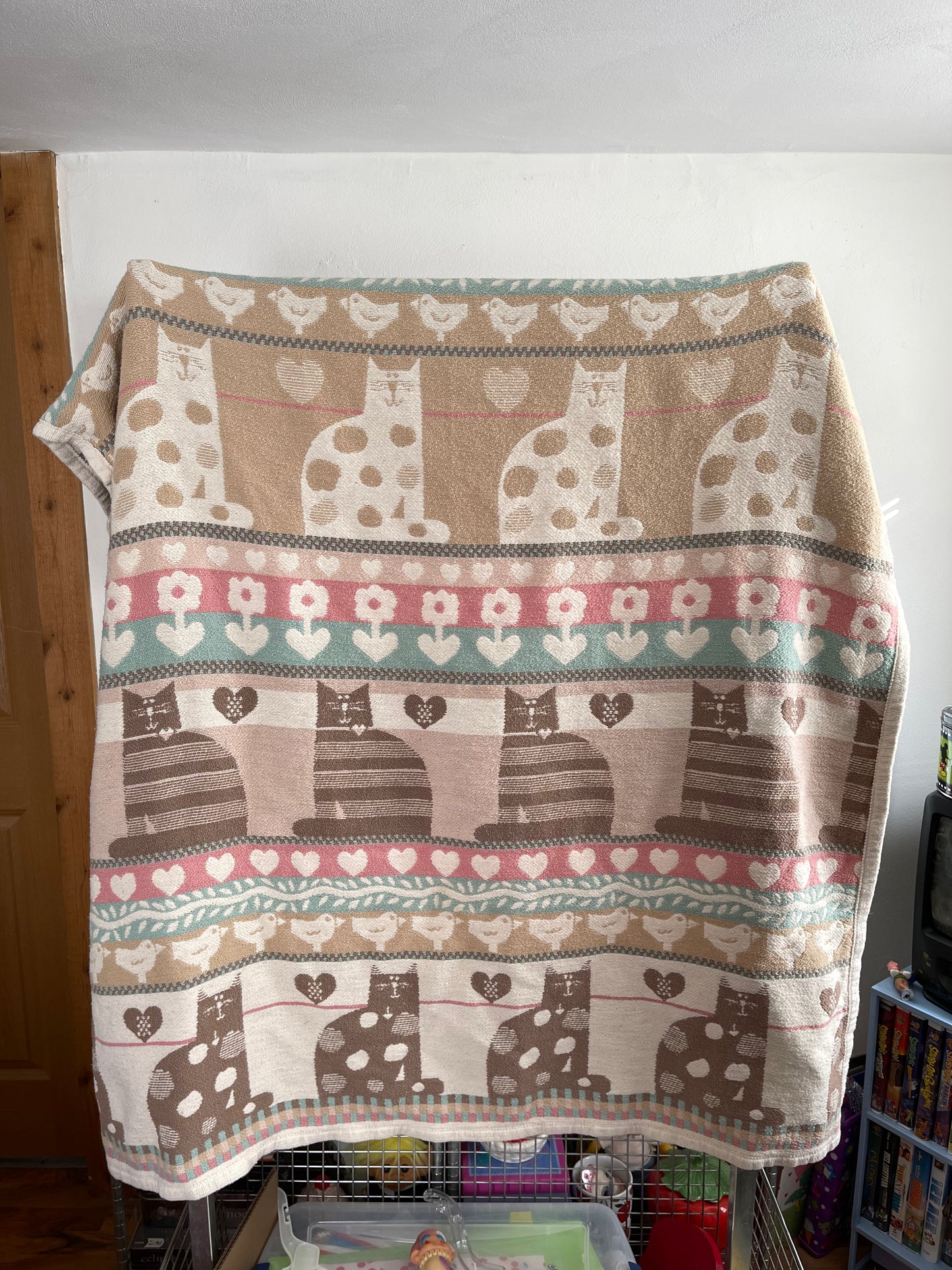 Vintage 80s 90s Cottage Core Cat Knit Throw Blanket