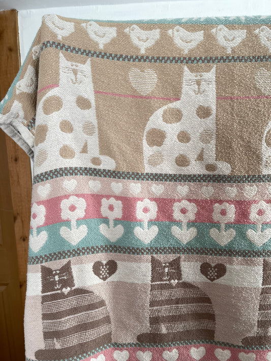 Vintage 80s 90s Cottage Core Cat Knit Throw Blanket