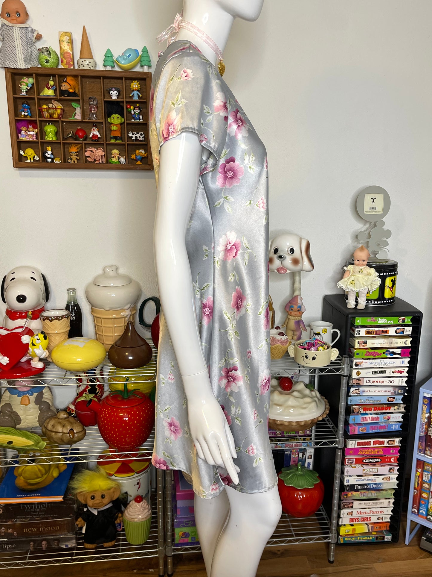 Vintage Silver Gray Flower Print Stain Style Mini Dress Sz M