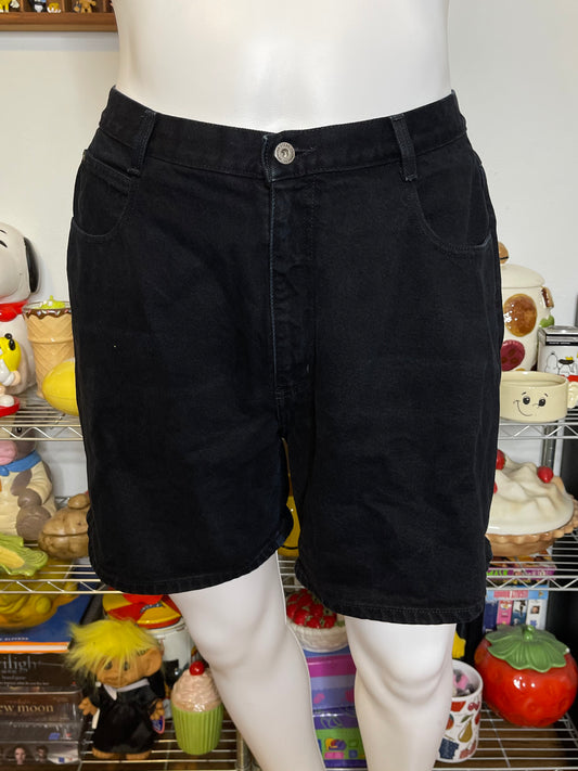Vintage Plus Size Black Wash High Waisted Denim Shorts Sz 20 37in