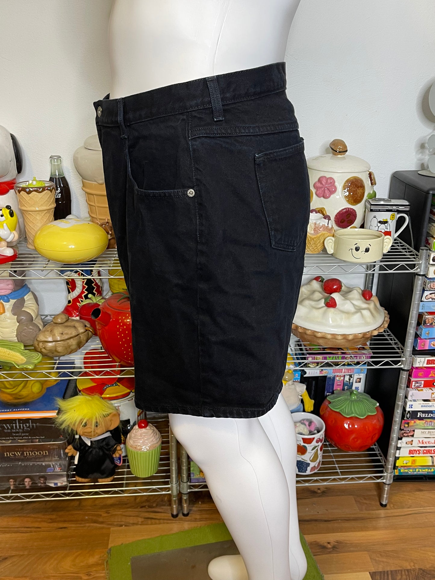 Vintage Plus Size Black Wash High Waisted Denim Shorts Sz 20 37in
