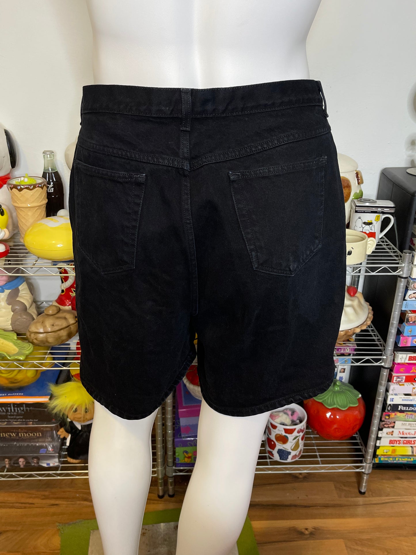 Vintage Plus Size Black Wash High Waisted Denim Shorts Sz 20 37in