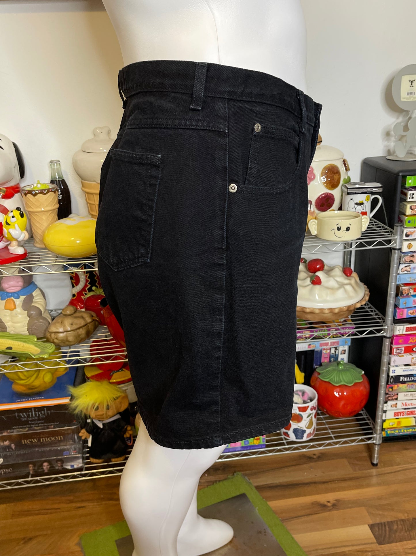 Vintage Plus Size Black Wash High Waisted Denim Shorts Sz 20 37in