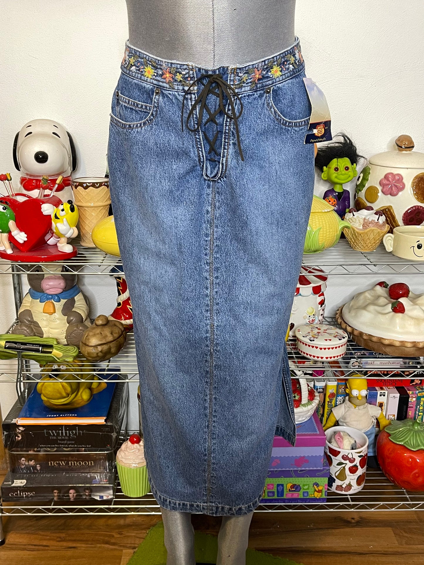 2000s Deadstock Flower Embroidered Lace Up Denim Maxi Skirt Sz 14 32in