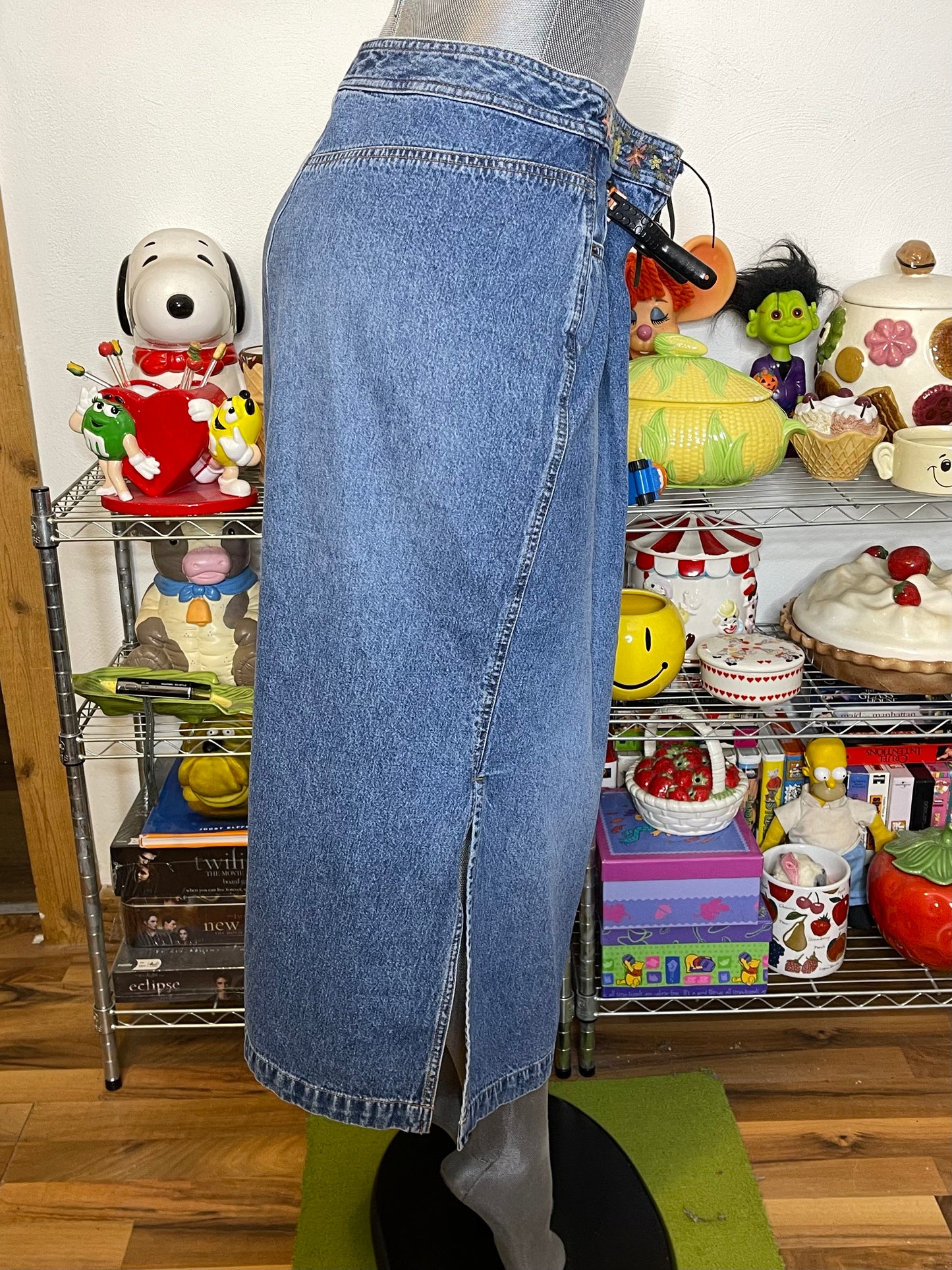 2000s Deadstock Flower Embroidered Lace Up Denim Maxi Skirt Sz 14 32in