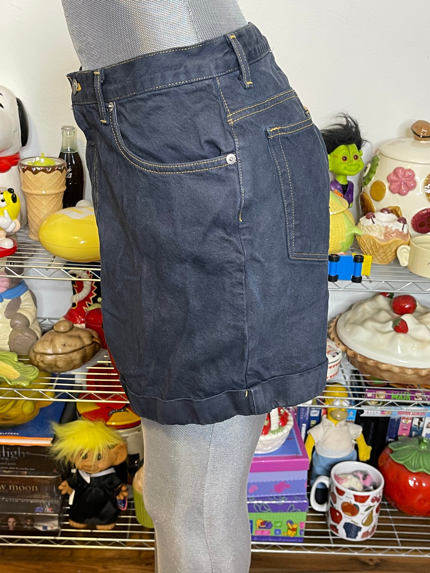 Vintage Dark Stone Blue Wash Denim Calvin Klein Cuffed Shorts Sz 12 30in