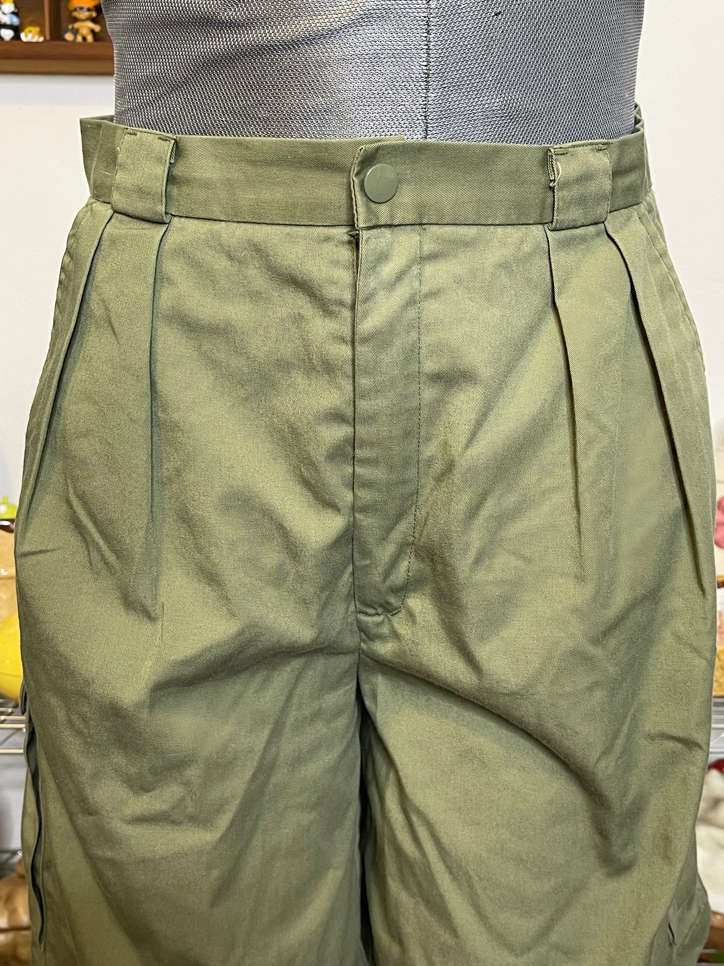 Vintage High Waisted Green Pleated Trouser Cargo Shorts Sz 27in