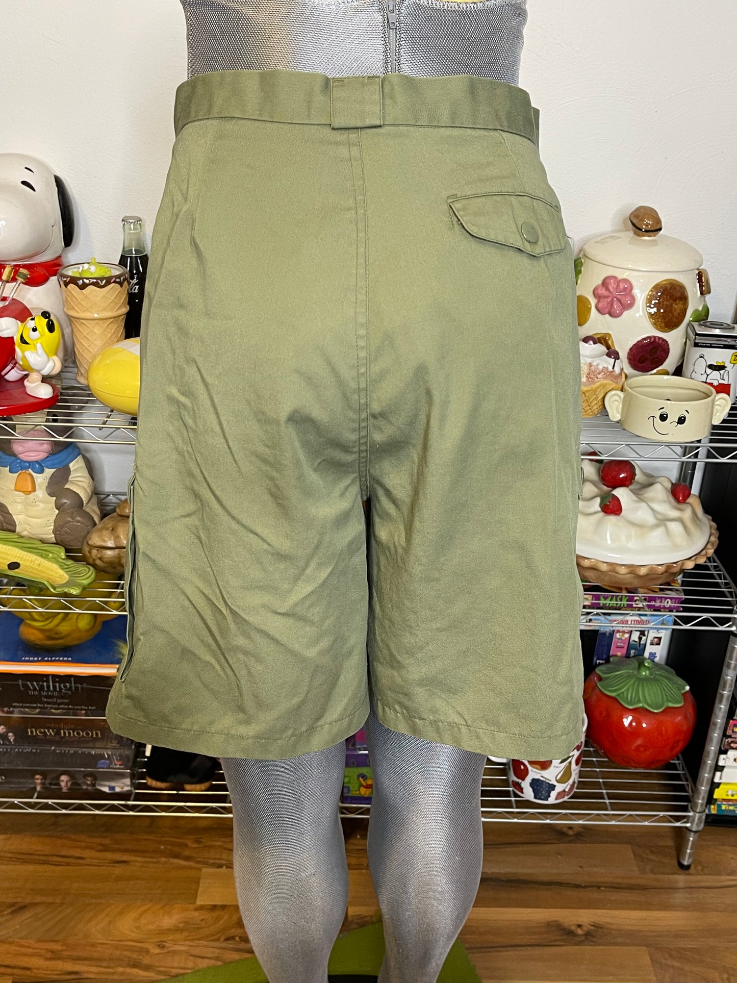 Vintage High Waisted Green Pleated Trouser Cargo Shorts Sz 27in