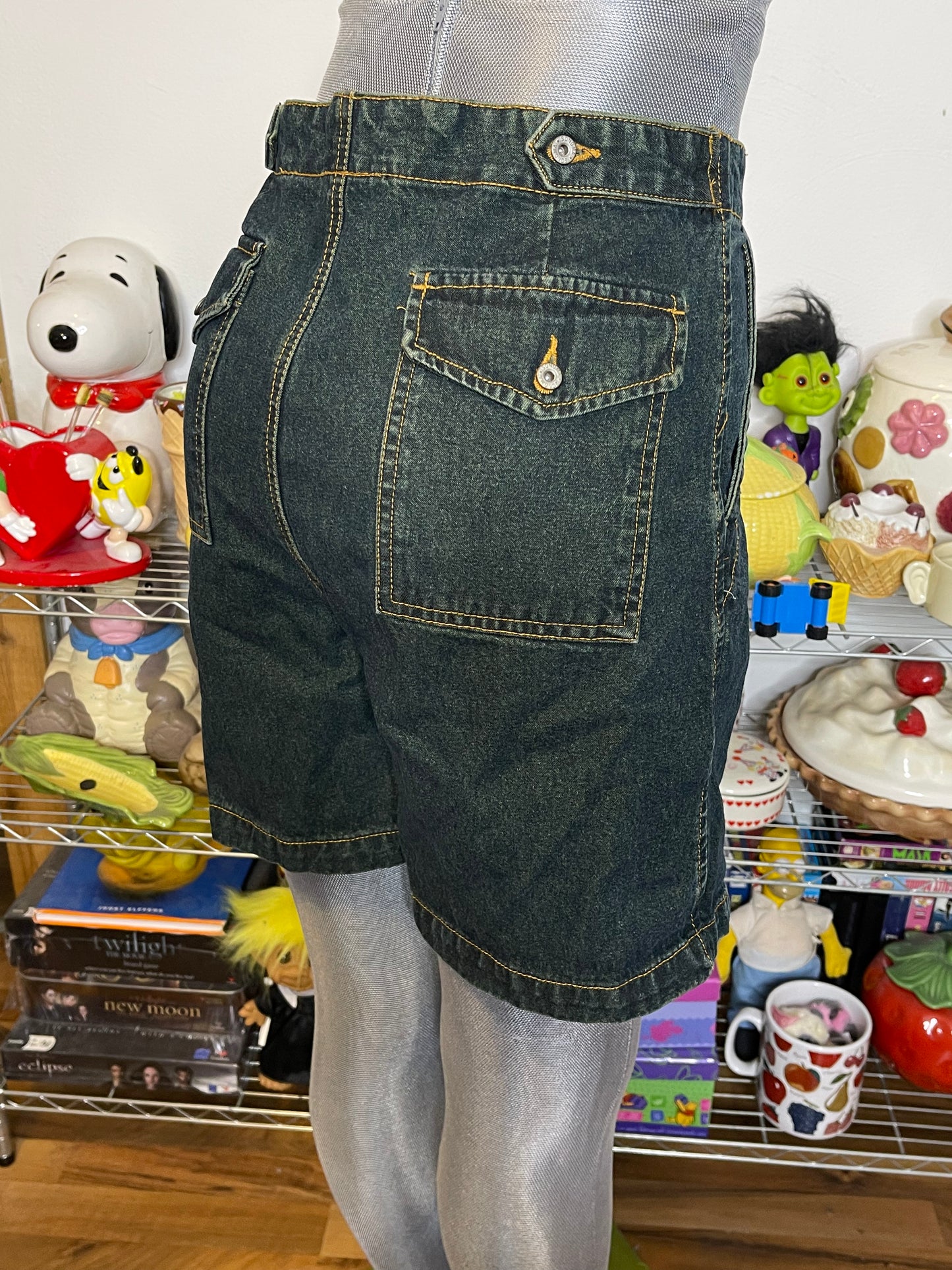 2000s Warm Tone Dark Denim Cargo Shorts Sz 10 31in