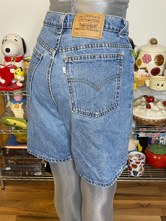 Vintage Levi's 950  Relaxed Fit White Tab Denim Shorts Sz 32in