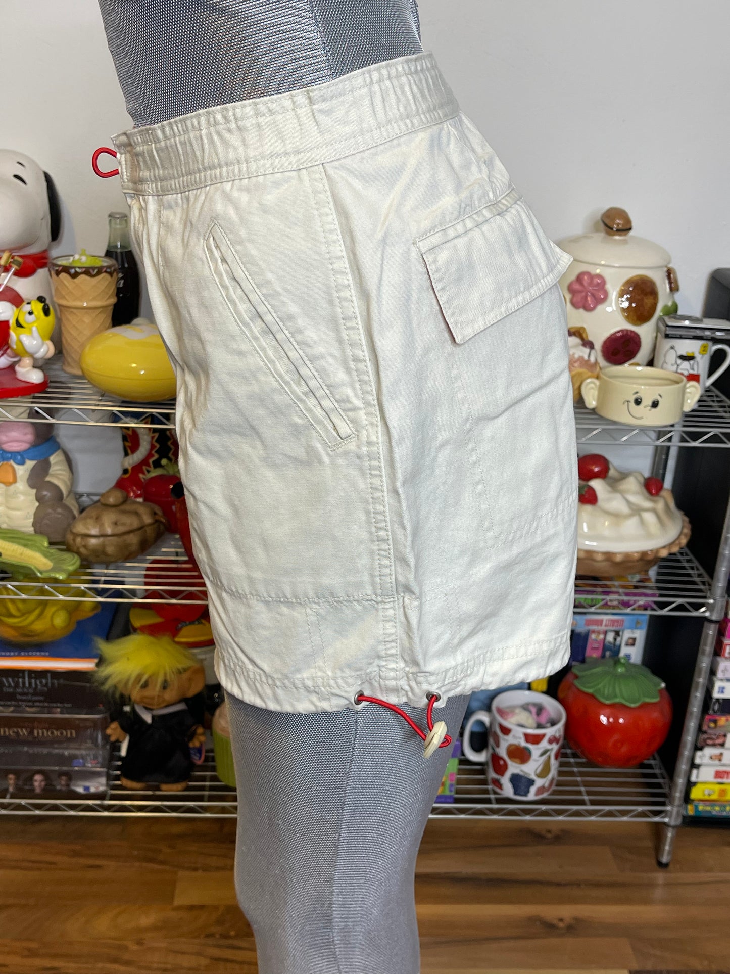 2000s Khaki Cream & Red Cargo Style Shorts Sz 8 28in