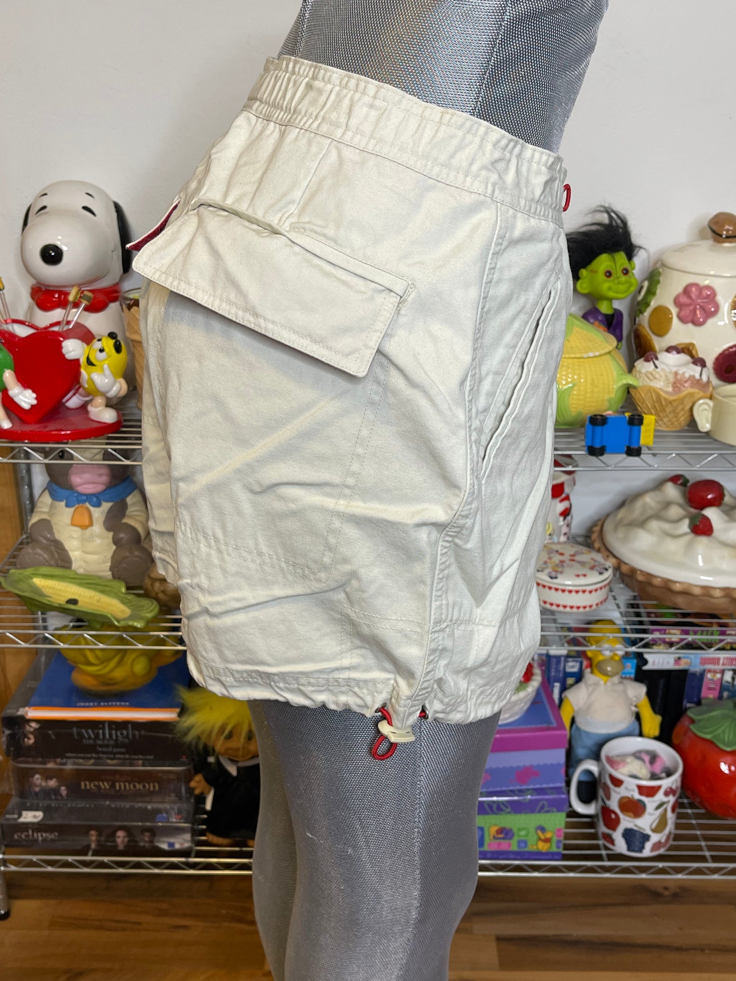 2000s Khaki Cream & Red Cargo Style Shorts Sz 8 28in