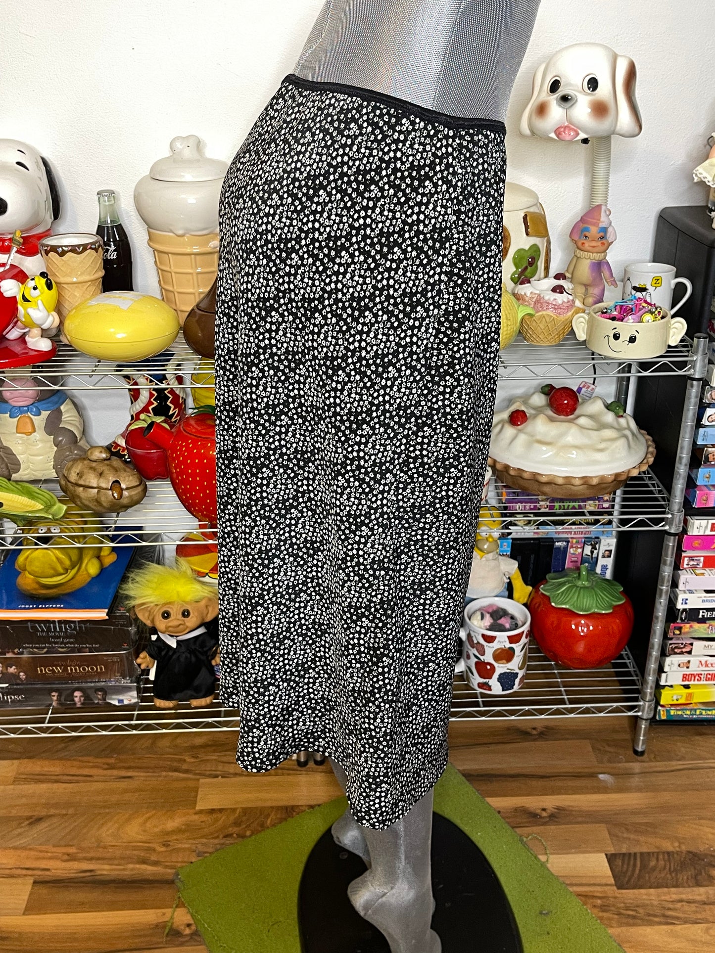 Vintage Black Flower Print Midi Skirt Sz M/L