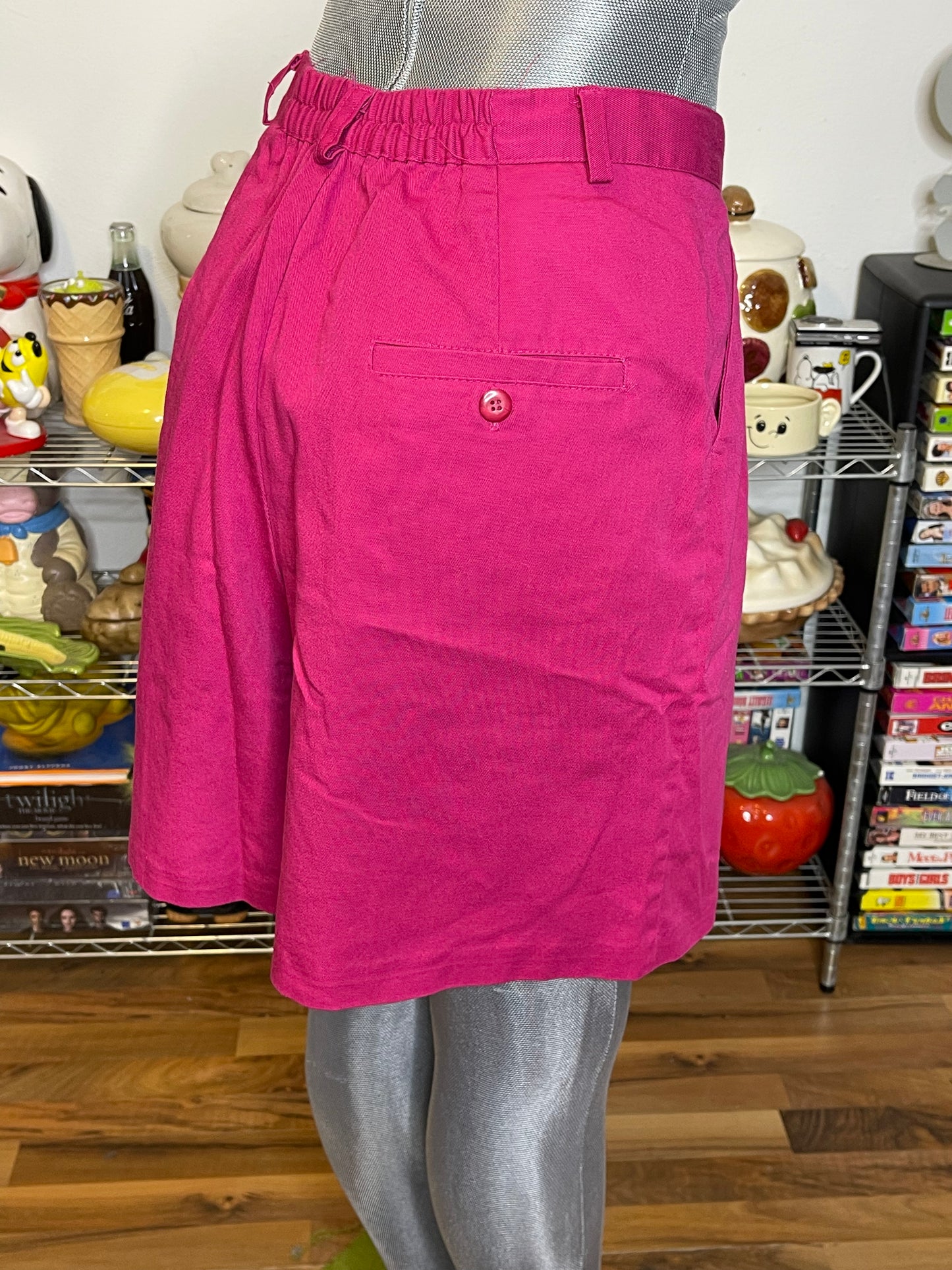 Vintage High Waisted Magenta Pleated Trouser Shorts Sz 27in