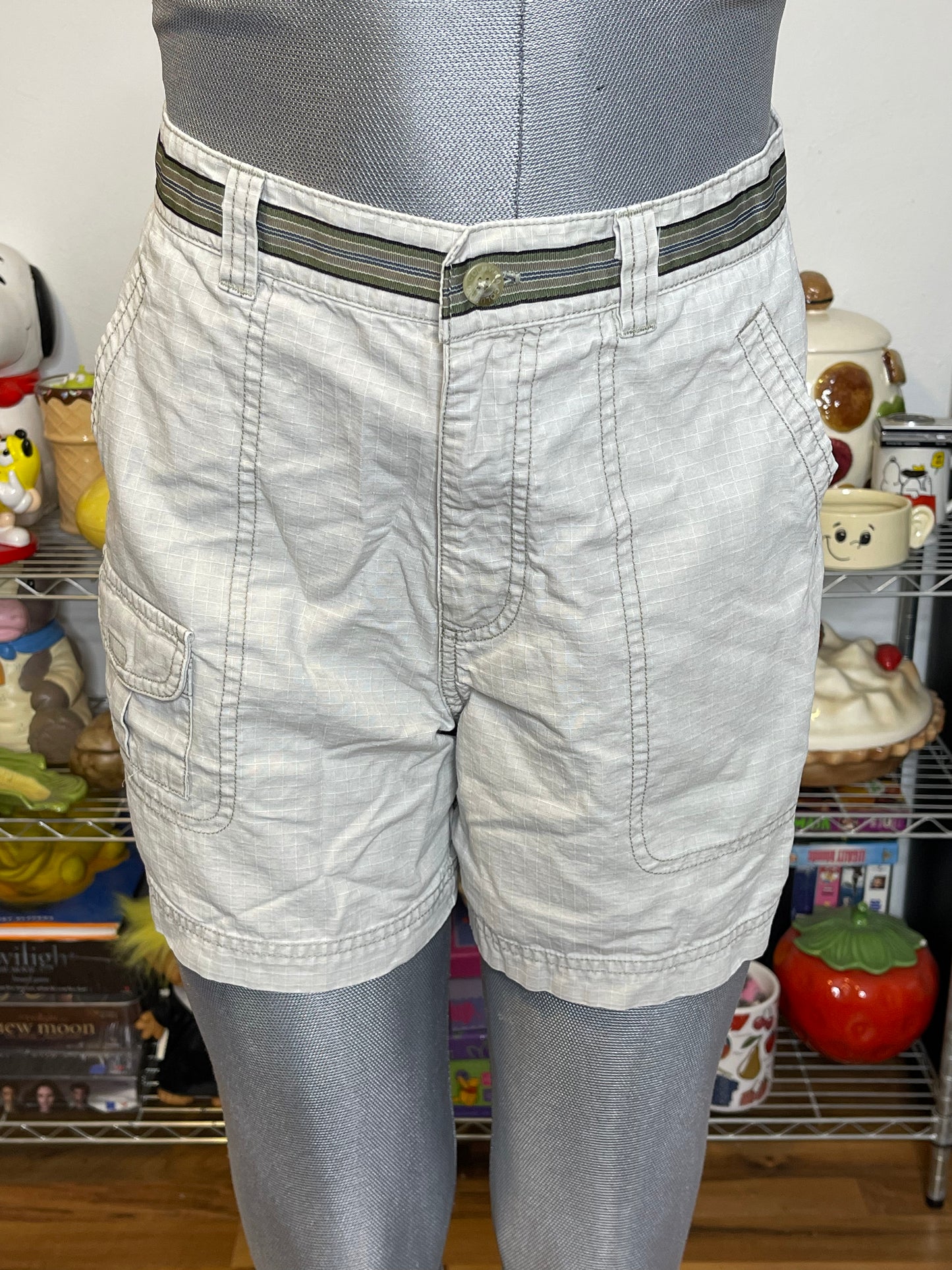 2000s Sporty Columbia Khaki Hiking Cargo Shorts Sz 28in