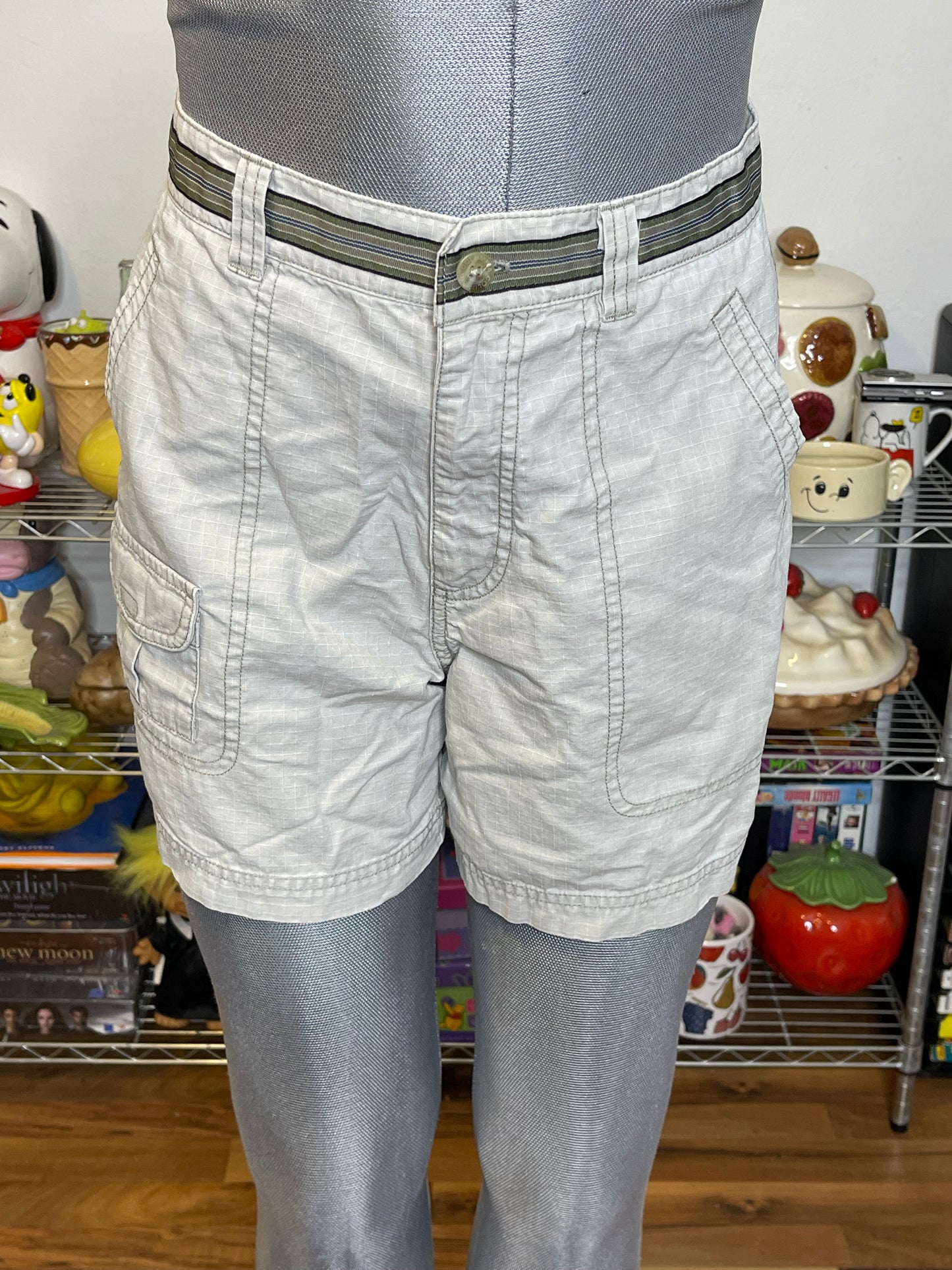 2000s Sporty Columbia Khaki Hiking Cargo Shorts Sz 28in