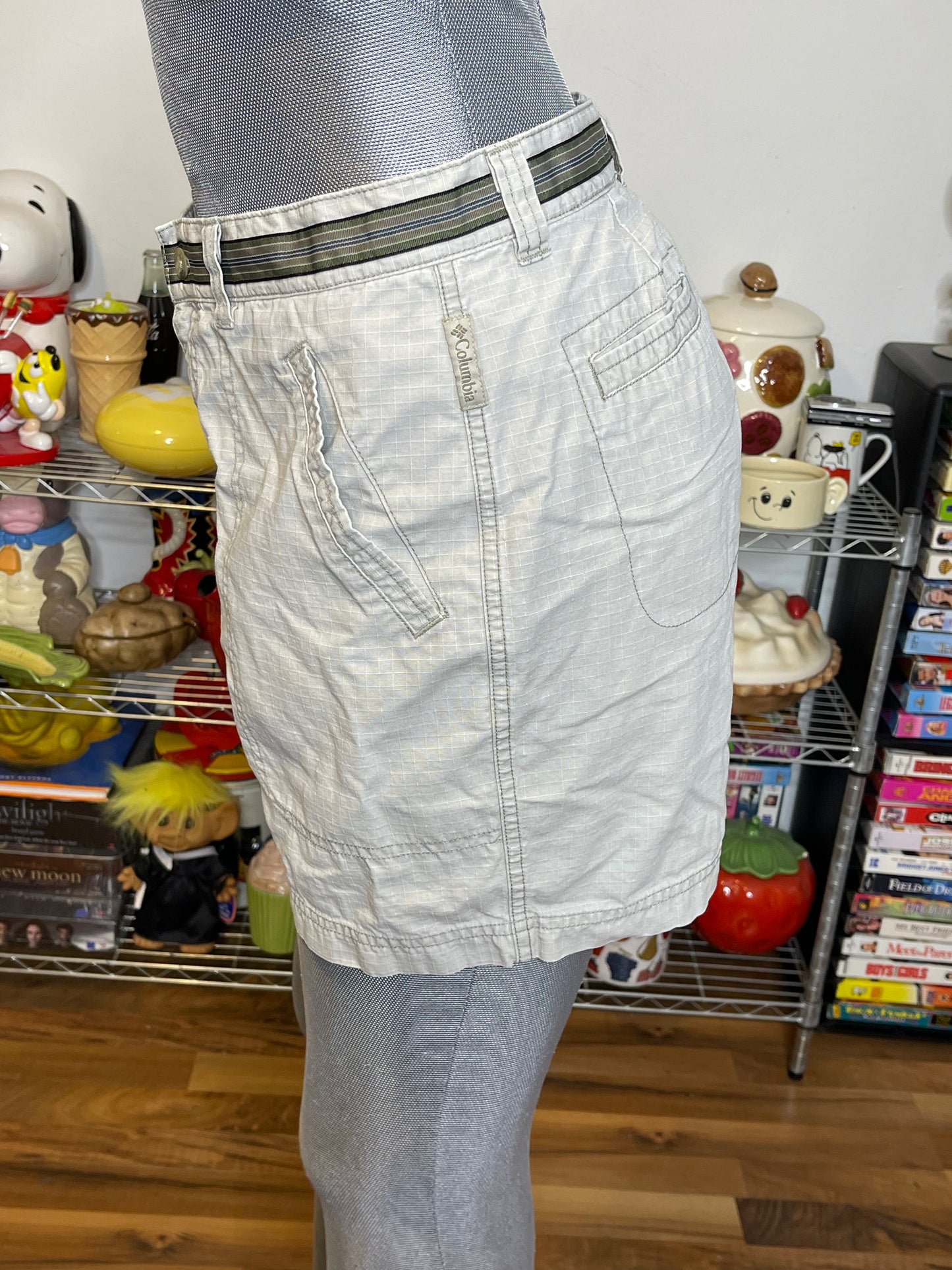 2000s Sporty Columbia Khaki Hiking Cargo Shorts Sz 28in