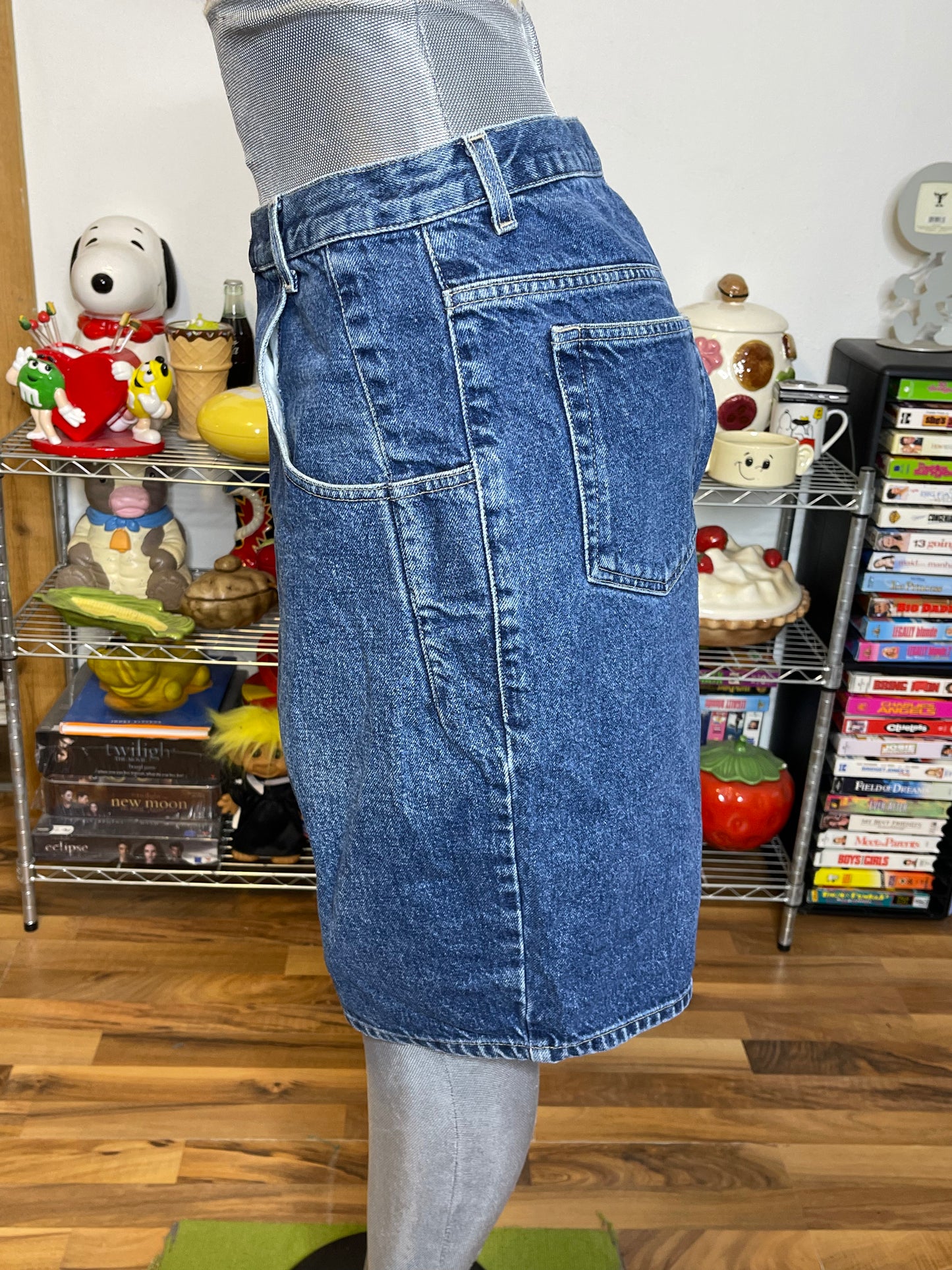 Vintage 2000s Guess Jeans Medium Wash Denim Jorts Sz 36