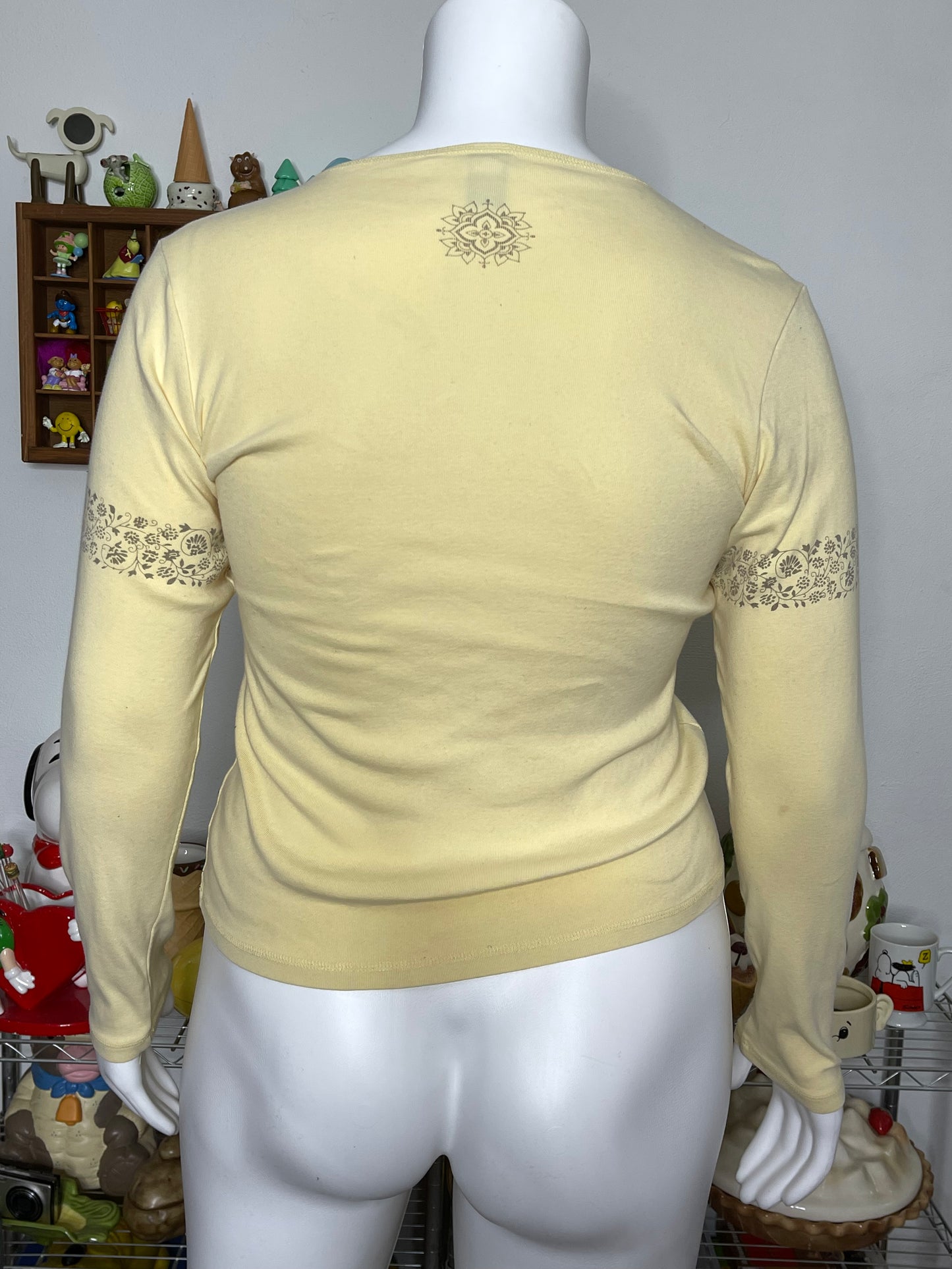 Vintage 90s Pale Yellow Mandala Gap Long Sleeve sz L