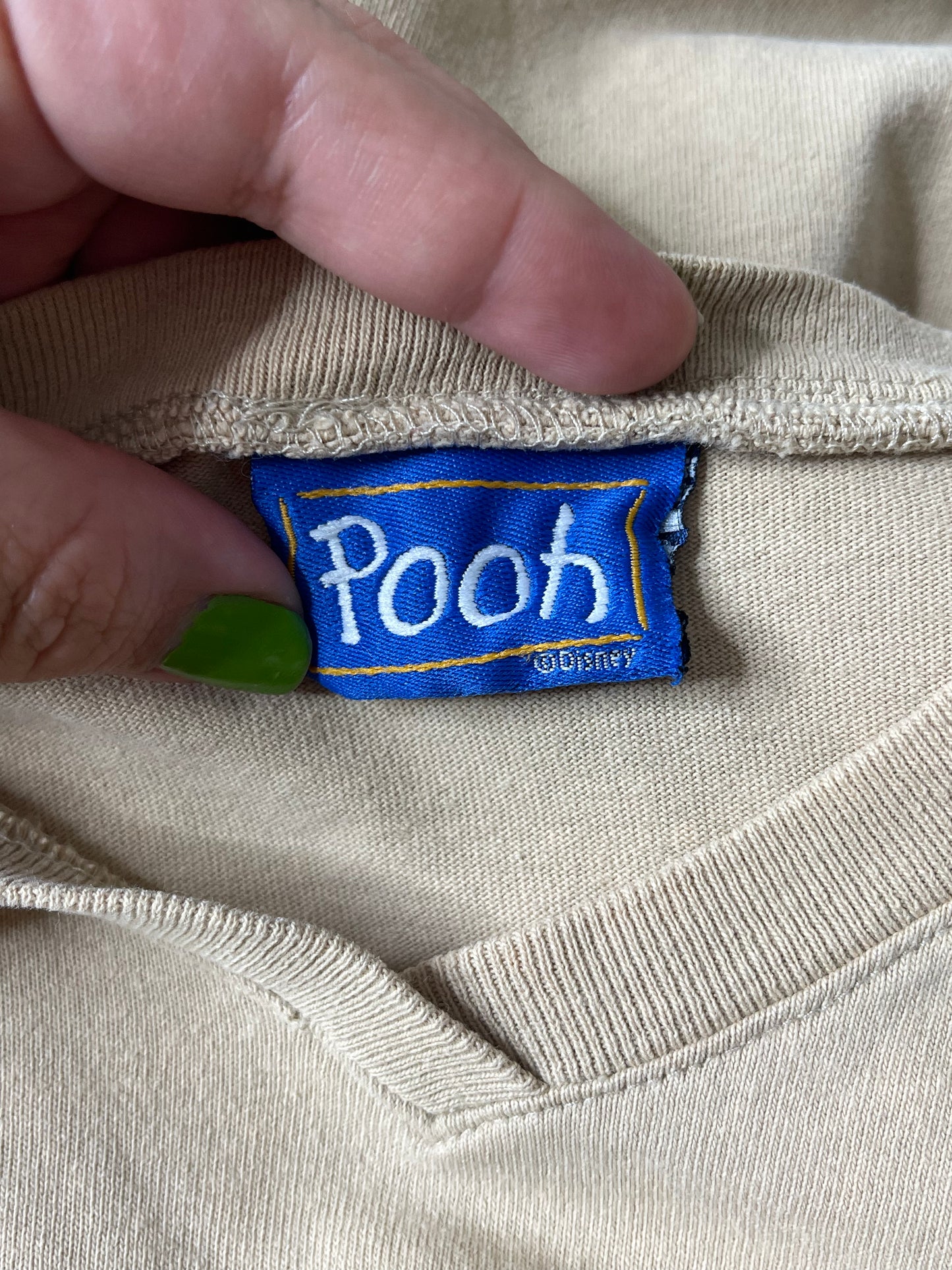 Vintage Winnie The Pooh Spring Garden FLAWED Graphic V-Neck Tee Sz L