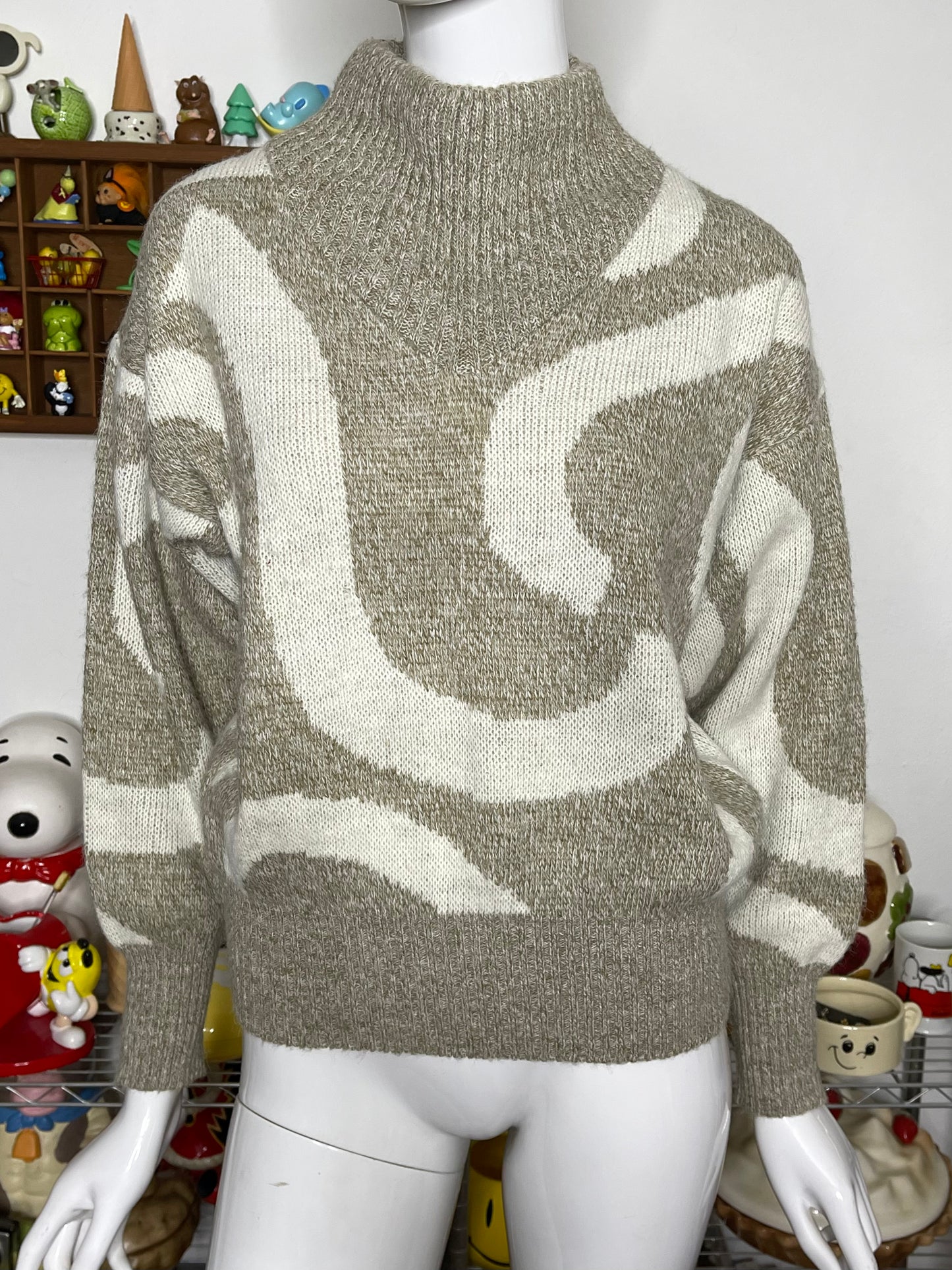 90s cream and tan swirly knit sweater sz M