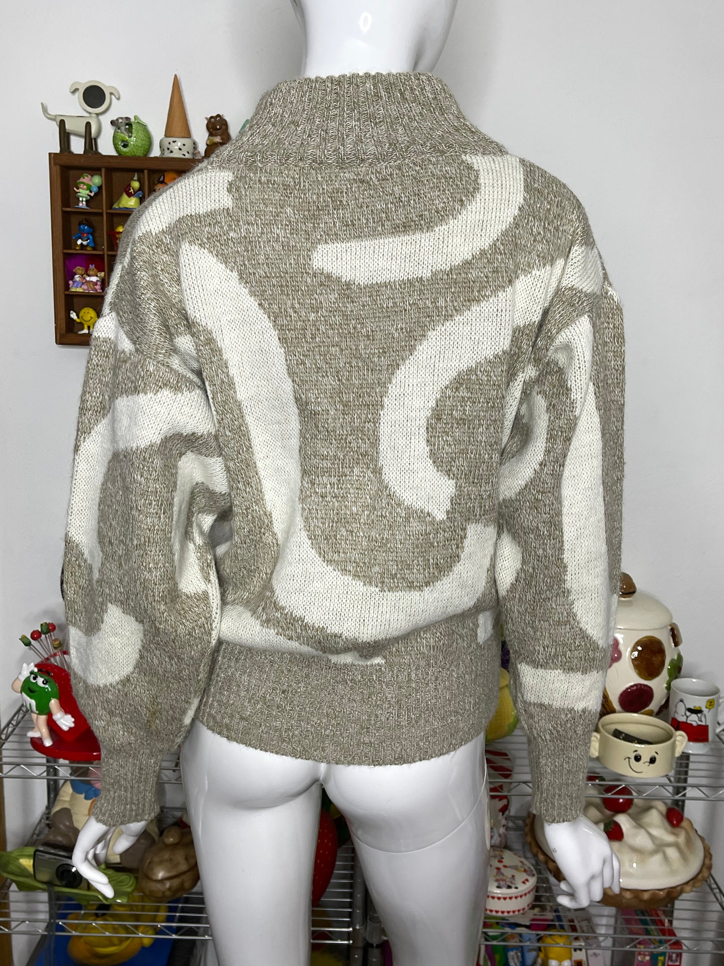 90s cream and tan swirly knit sweater sz M