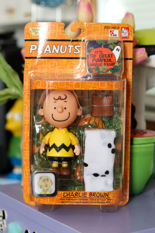 Vintage 2000s Charlie Brown Halloween Action Figure