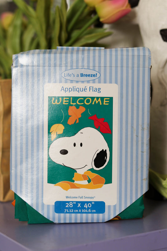 2000s Welcome Fall Snoopy Decorative Flag (FLAWED)