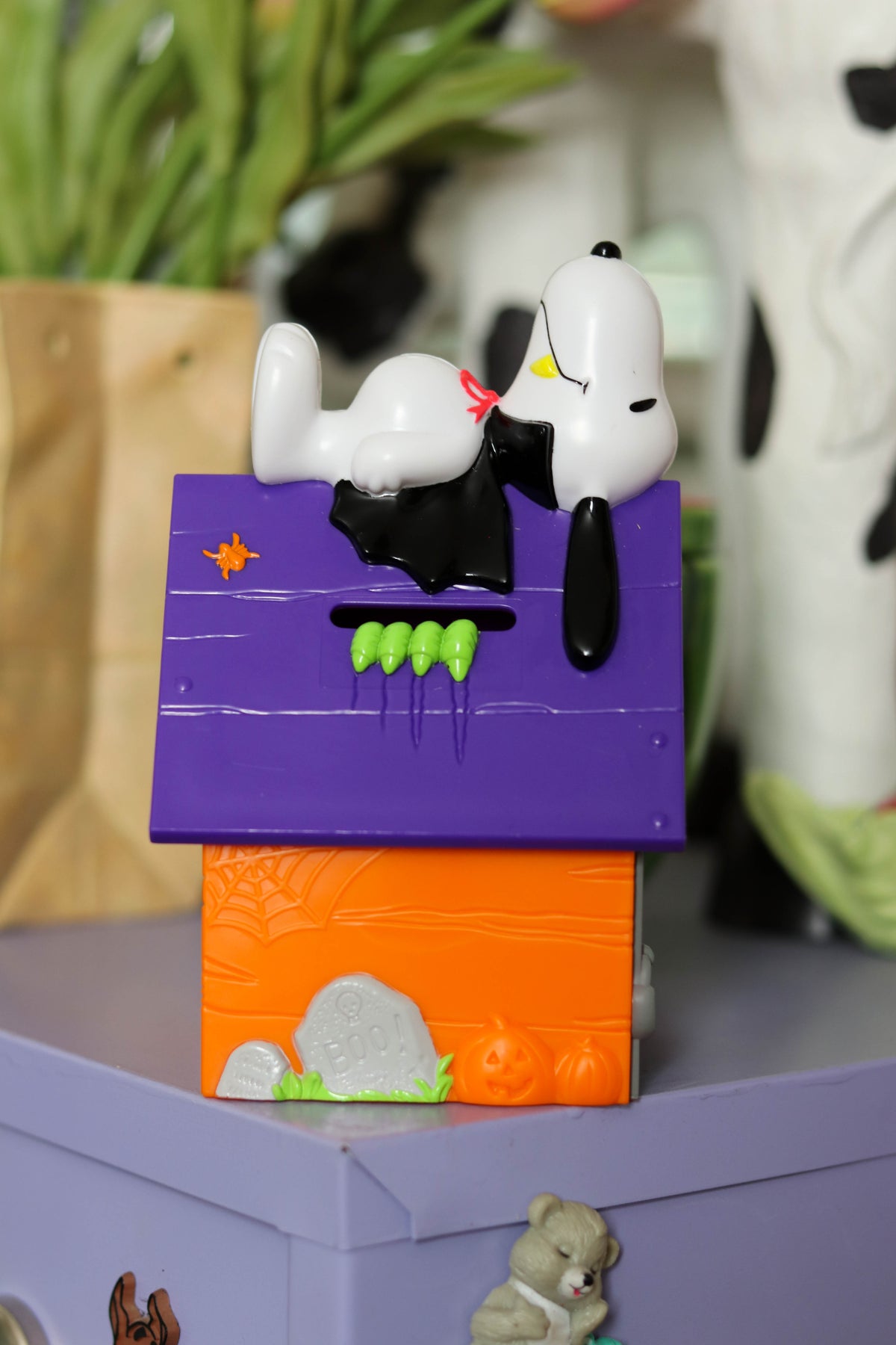 Vintage Vampire Snoopy Halloween Dog House Coin Bank