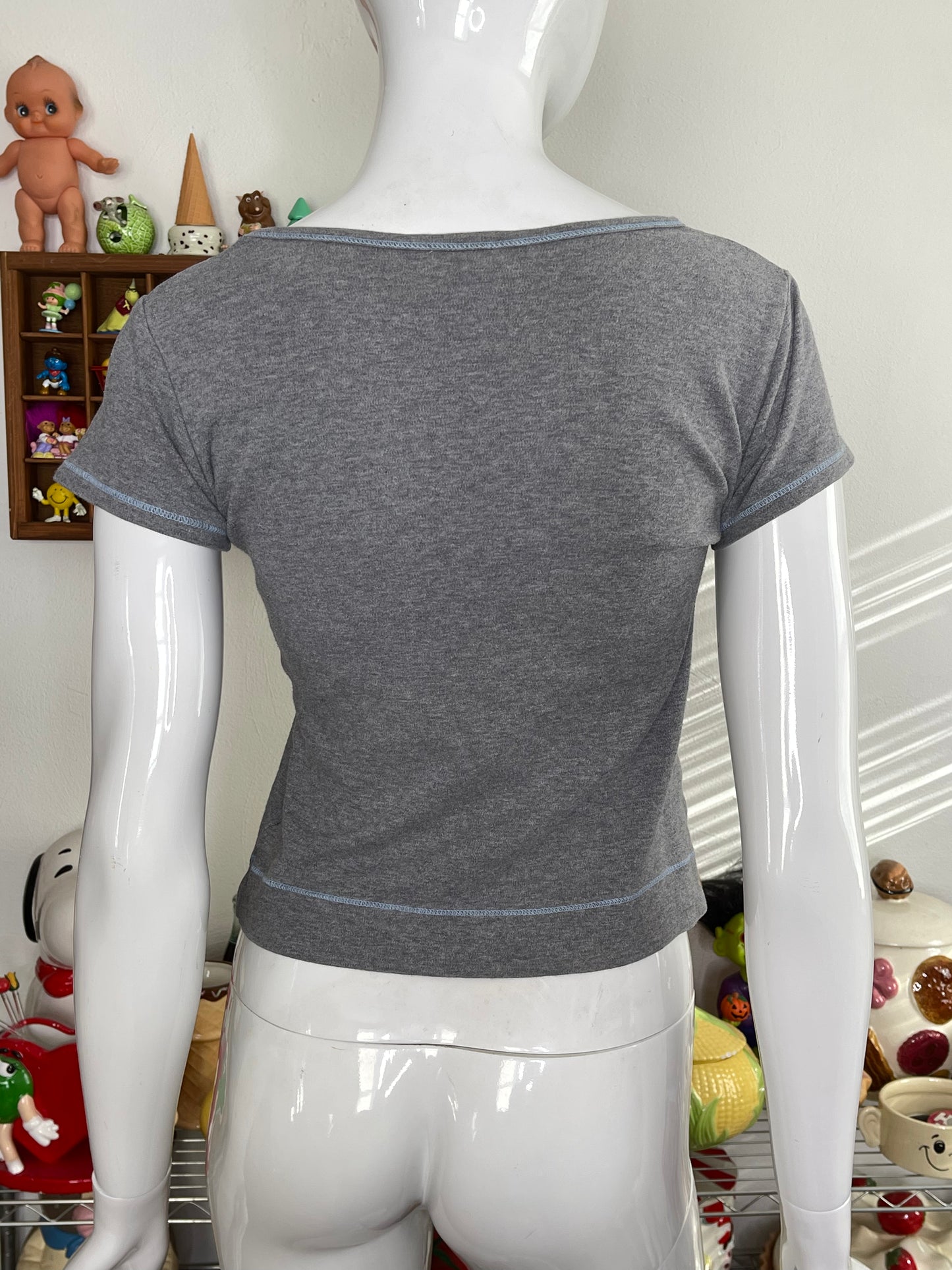 2000s Tigger "College of dreams" Cropped Baby Tee Sz  S/M