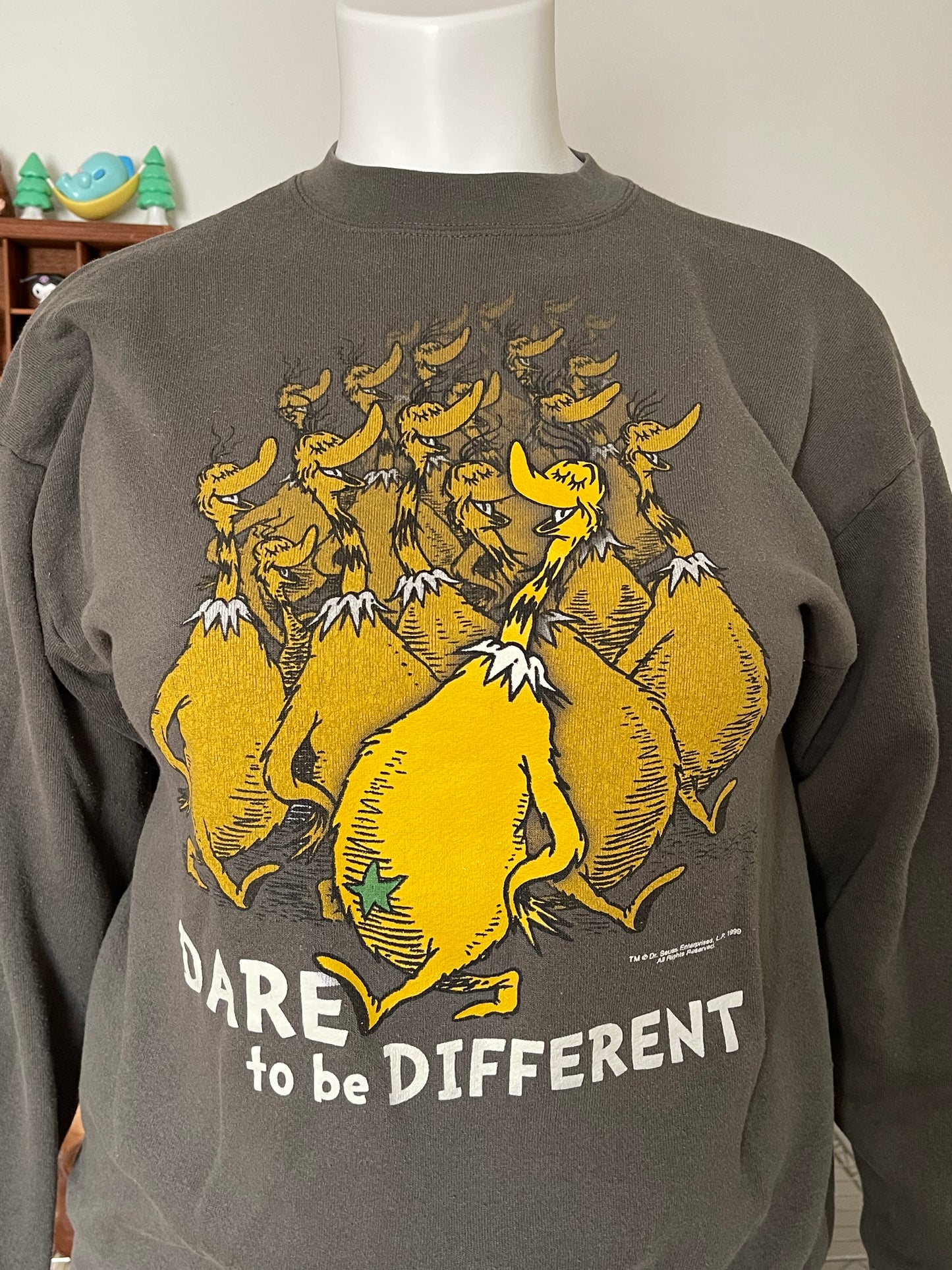 90s Dr. Seuss crewneck sweater sz L