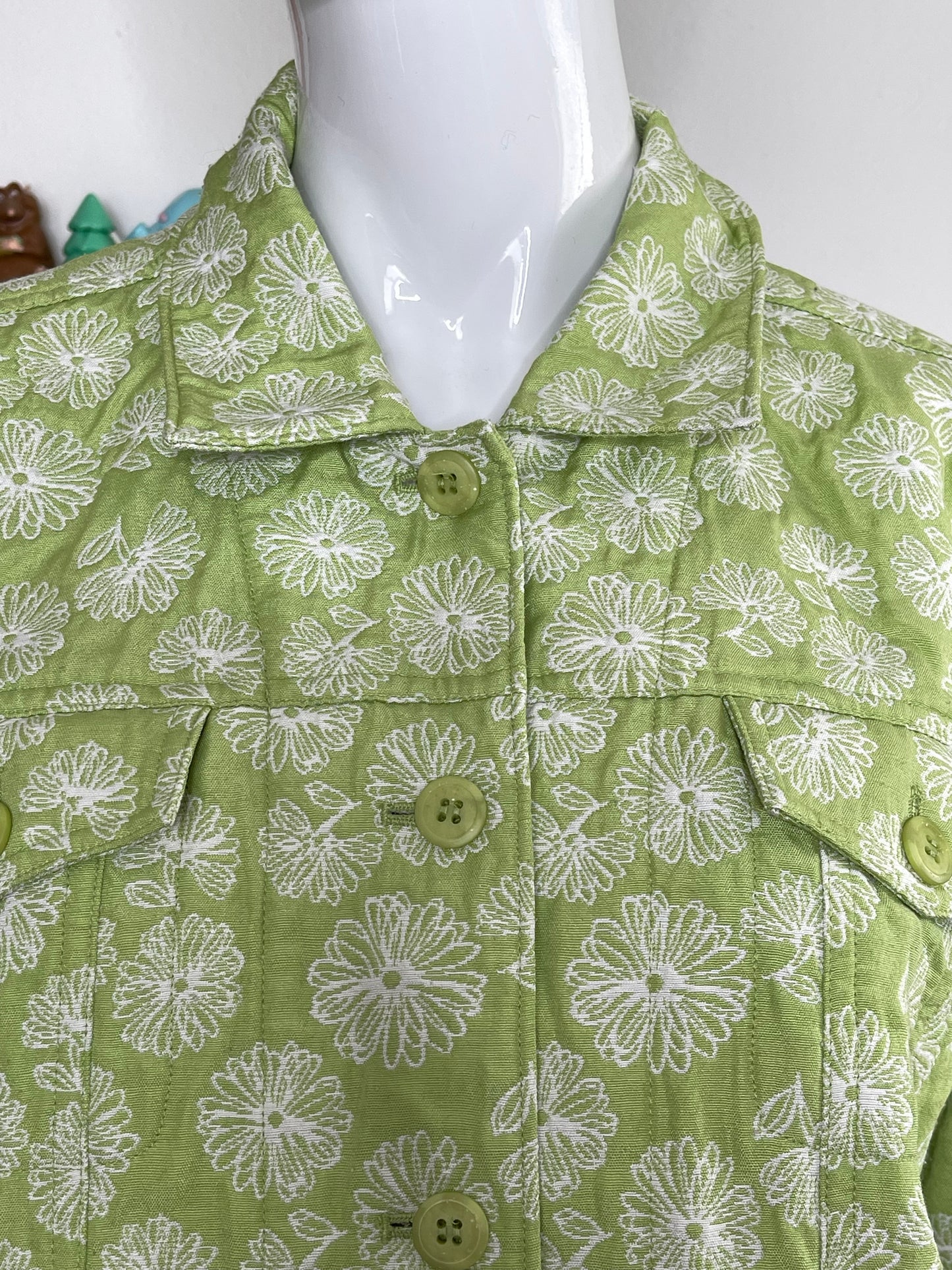 Apple Green Daisy Embroidered Floral Jacket Sz 14M ( L )