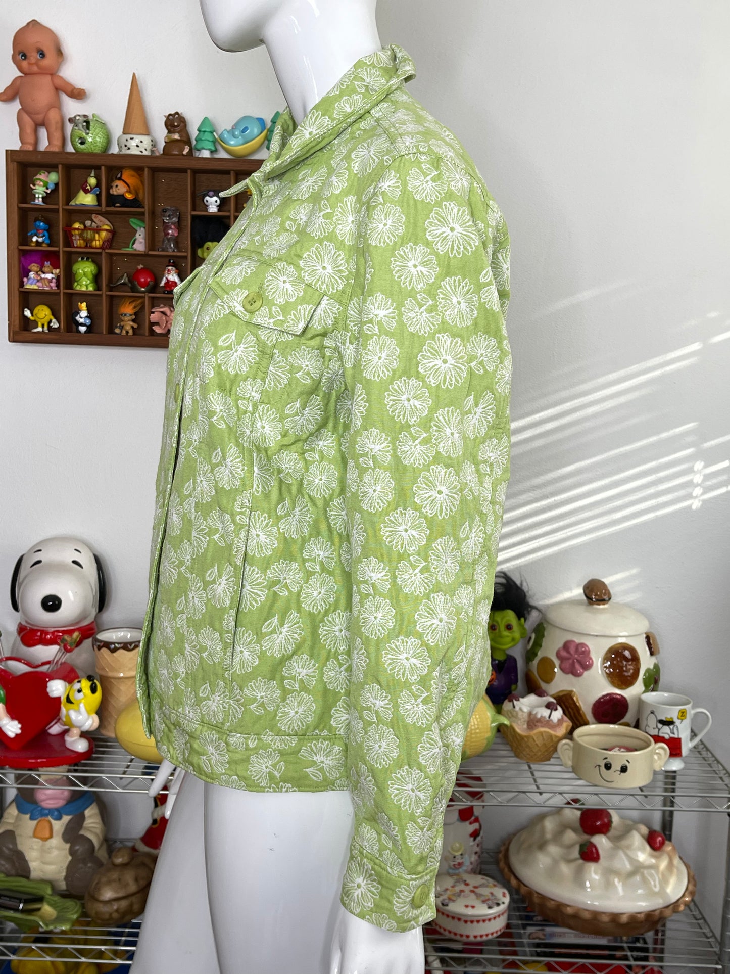 Apple Green Daisy Embroidered Floral Jacket Sz 14M ( L )
