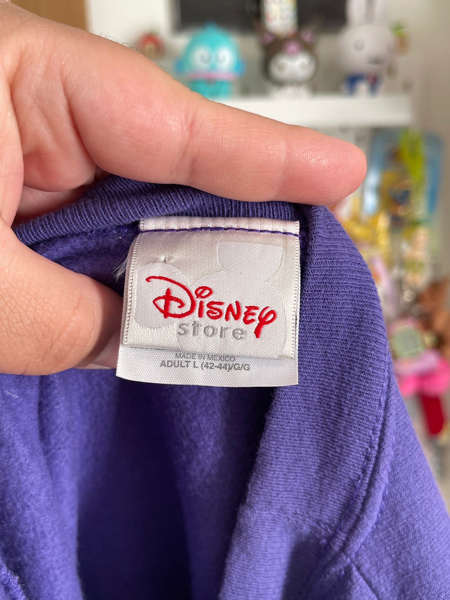 2000s Tinkerbell crewneck sweater sz L