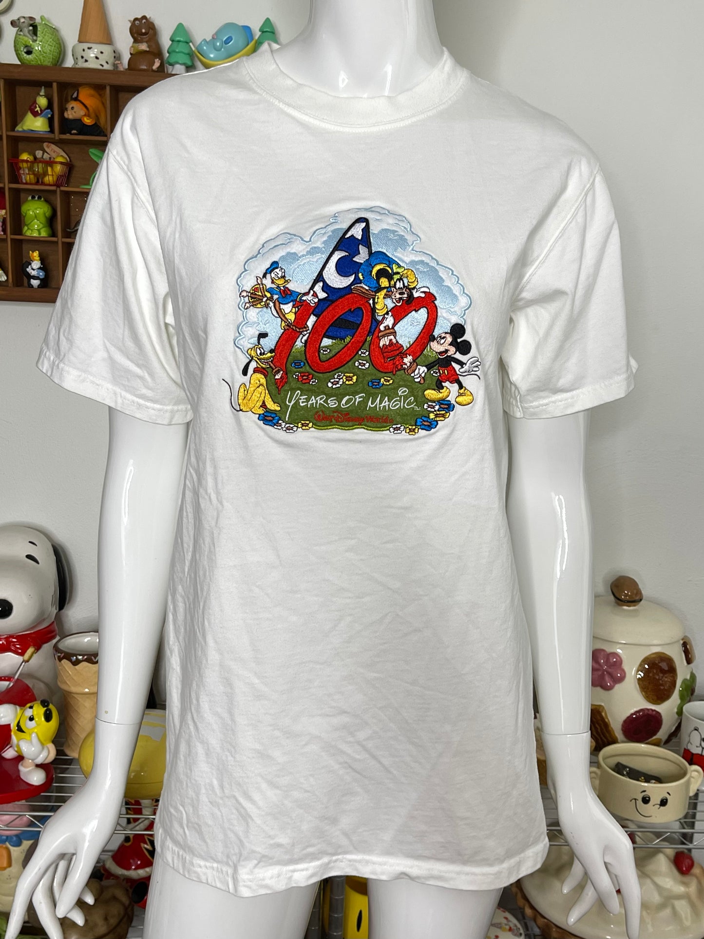 2000s Disney '100 Years Of Magic" Embroidered Patch Tee Sz M