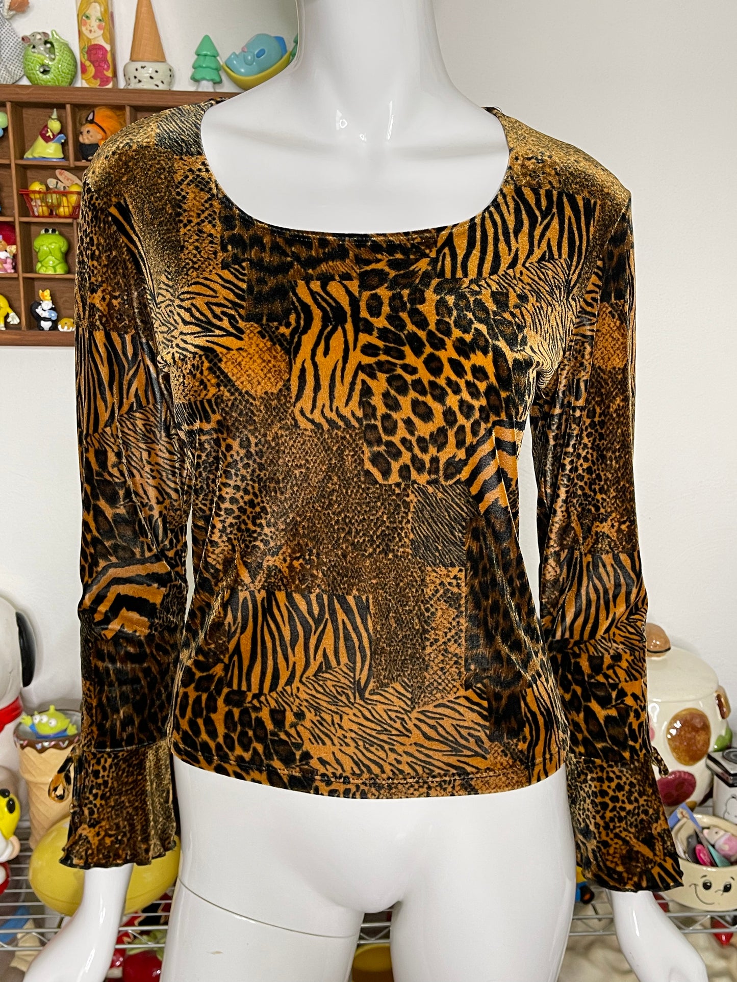 Vintage 90s Velvet Animal Print Long Sleeve Sz M