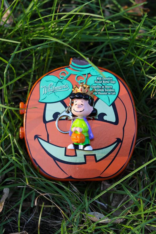 2000s Halloween Pumpkin Queen Lucy keychain + Case (B)